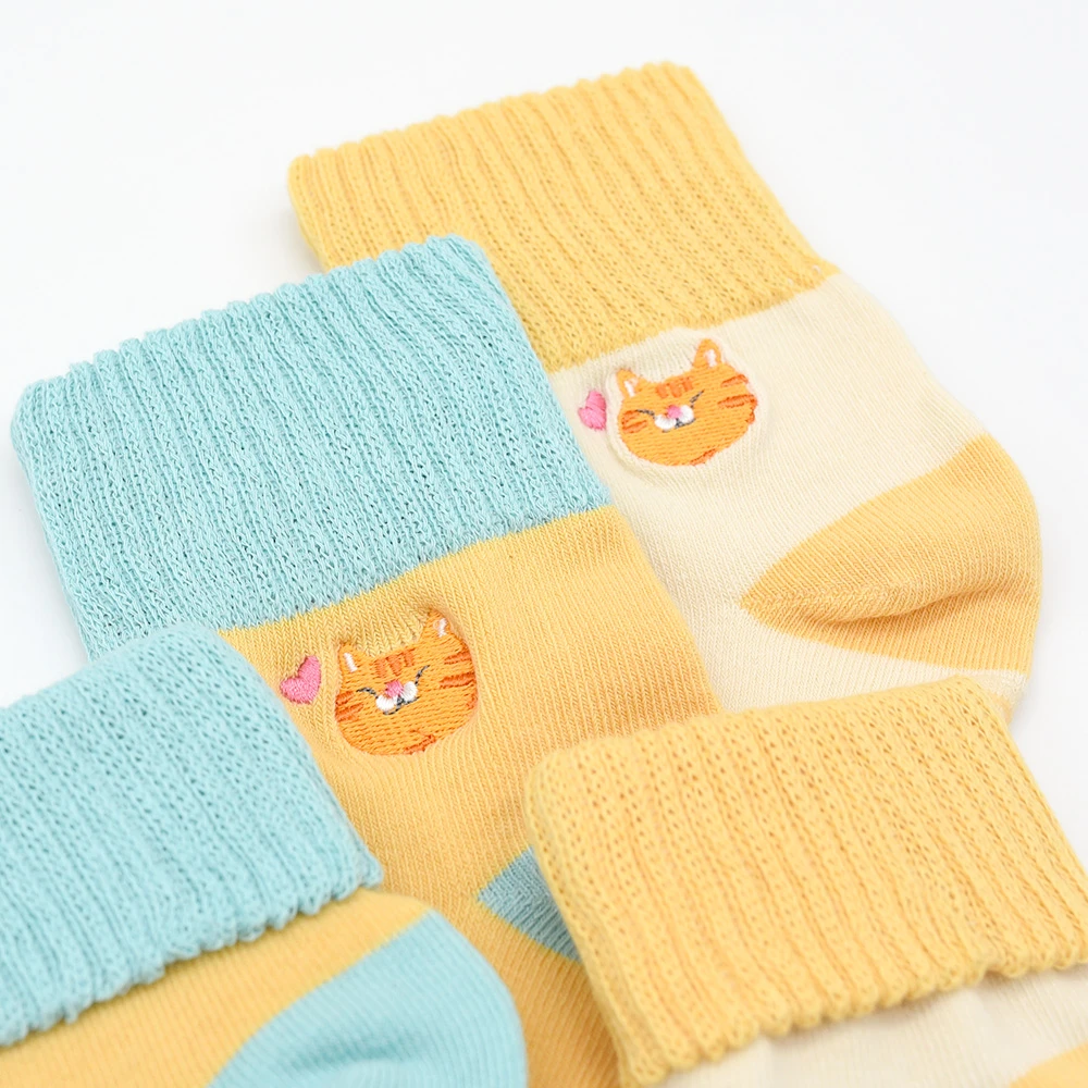 刺繡反折中筒襪2雙組-奇奇