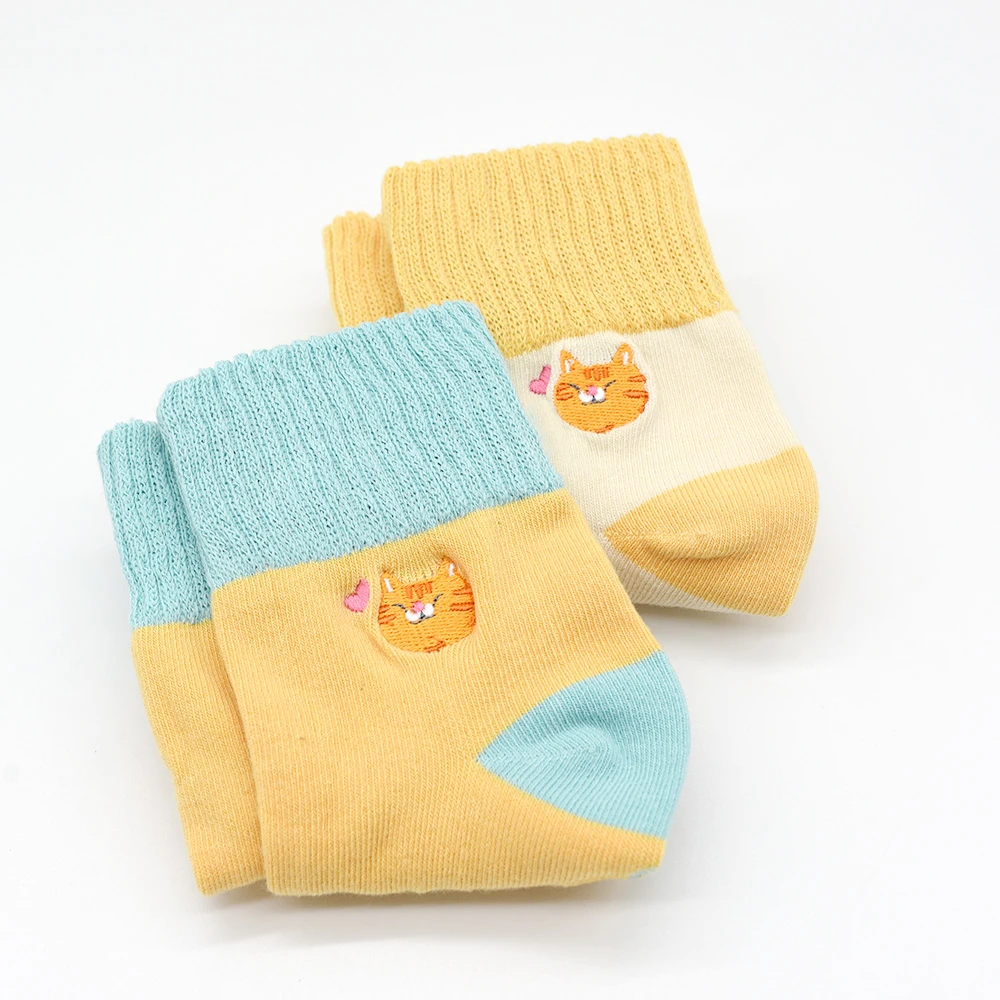 刺繡反折中筒襪2雙組-奇奇