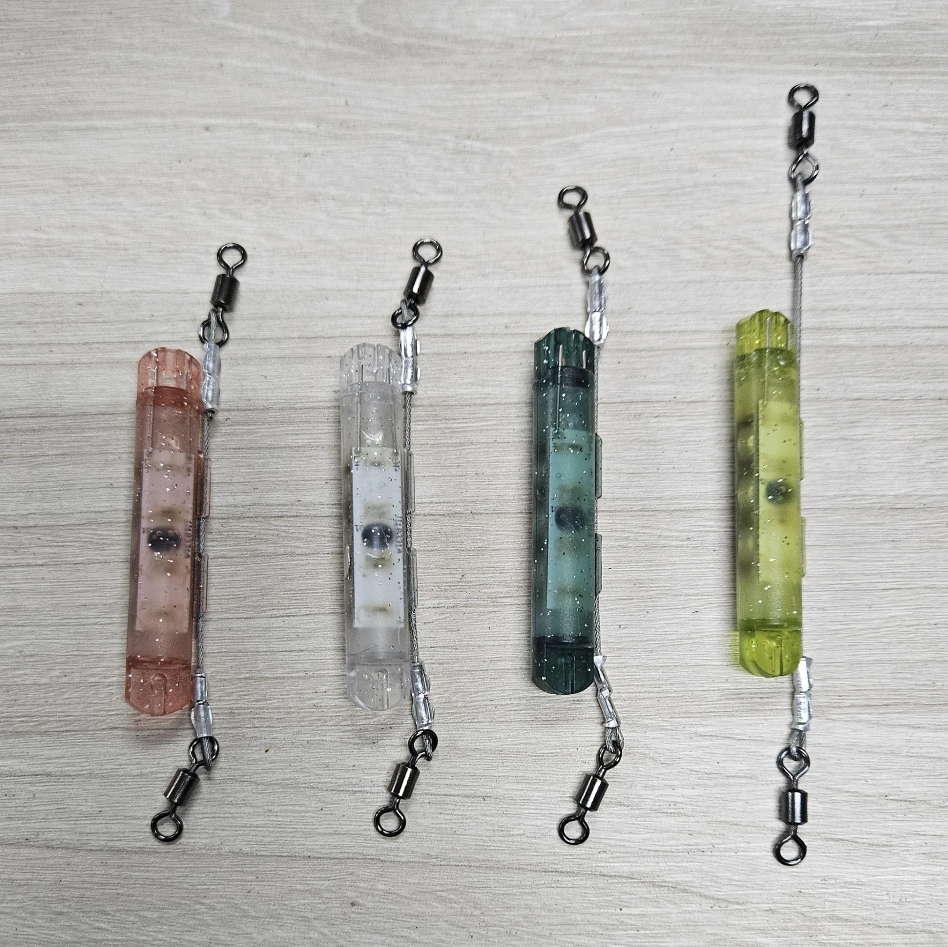 【世界釣具】鉅灣 水中集魚燈 附鋼絲 水中亮 入水亮即亮 消耗品 集魚燈 LED 水燈