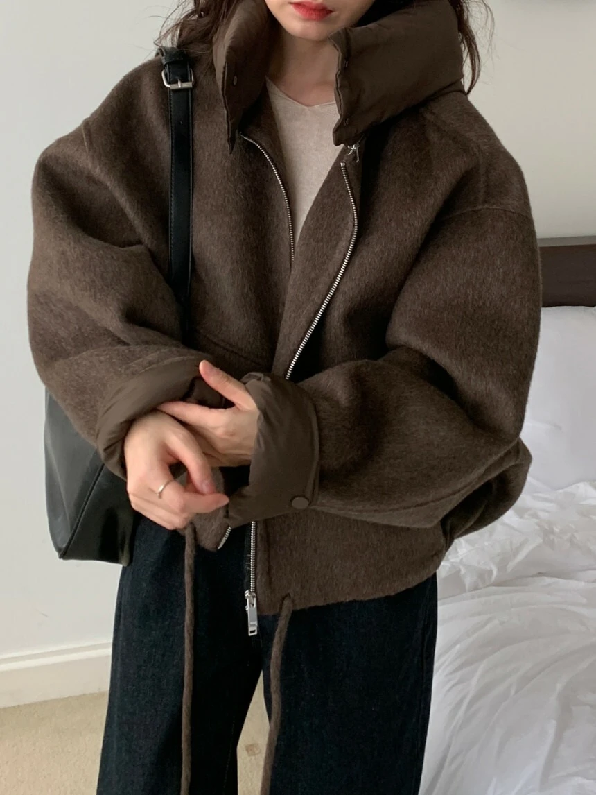 Ying Fashion Shop 超可愛又保暖! 毛呢拼接連帽外套 小眾設計感 短版毛呢外套 連帽可拆卸 綁帶保暖外套 厚實毛呢外套