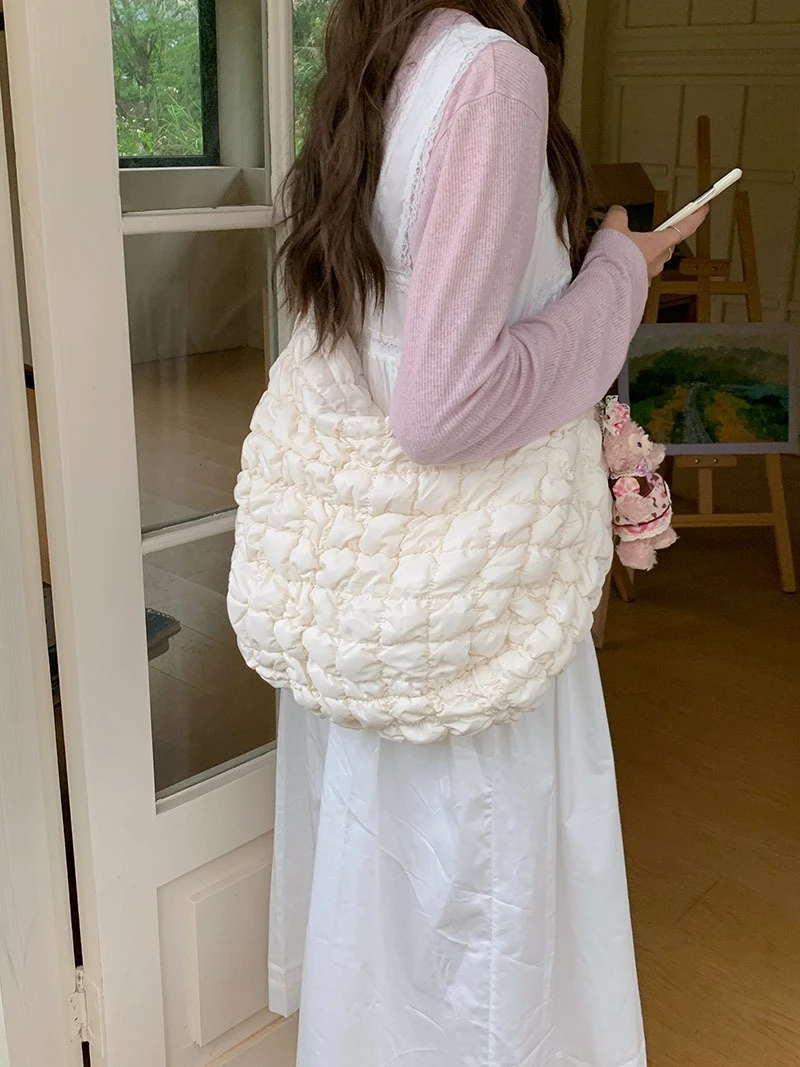 Ying Fashion Shop 超軟蓬鬆 輕便雲朵包 皺褶雲朵包 泡泡大包 通勤斜背包