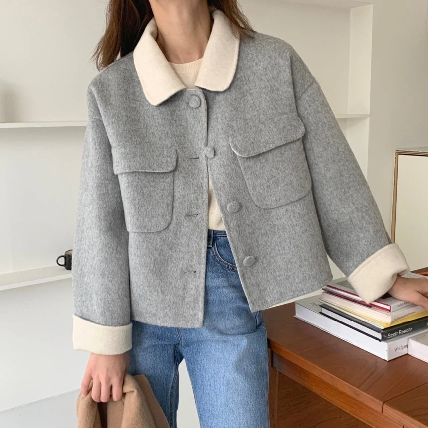 Ying Fashion Shop 可愛娃娃領 復古氣質撞色 翻領單排釦 寬鬆百搭 短版毛呢拼色外套