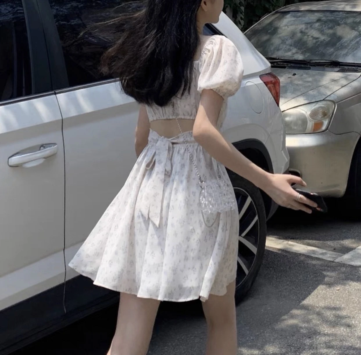Ying Fashion Shop 夏季新款 氣質甜美 碎花連衣裙 純欲 小心機 露腰方領 泡泡袖洋裝 短袖碎花短裙