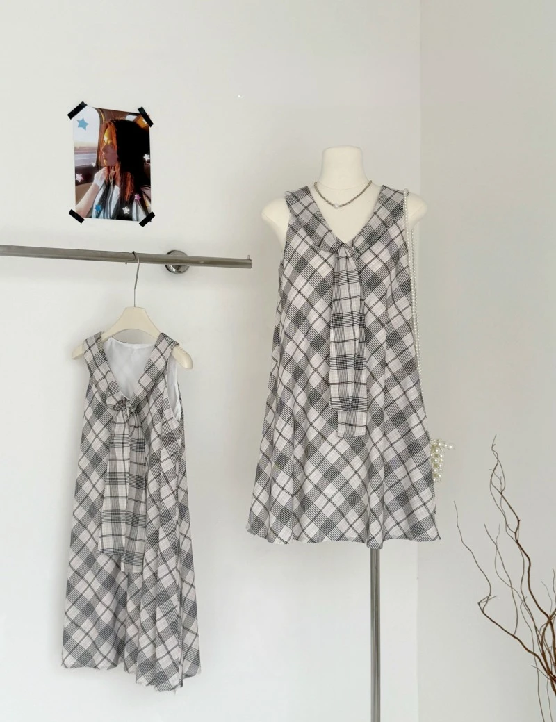 Ying Fashion Shop 復古海軍領 格紋連衣裙 氣質吊帶洋裝 領帶設計感 無袖背洋裝
