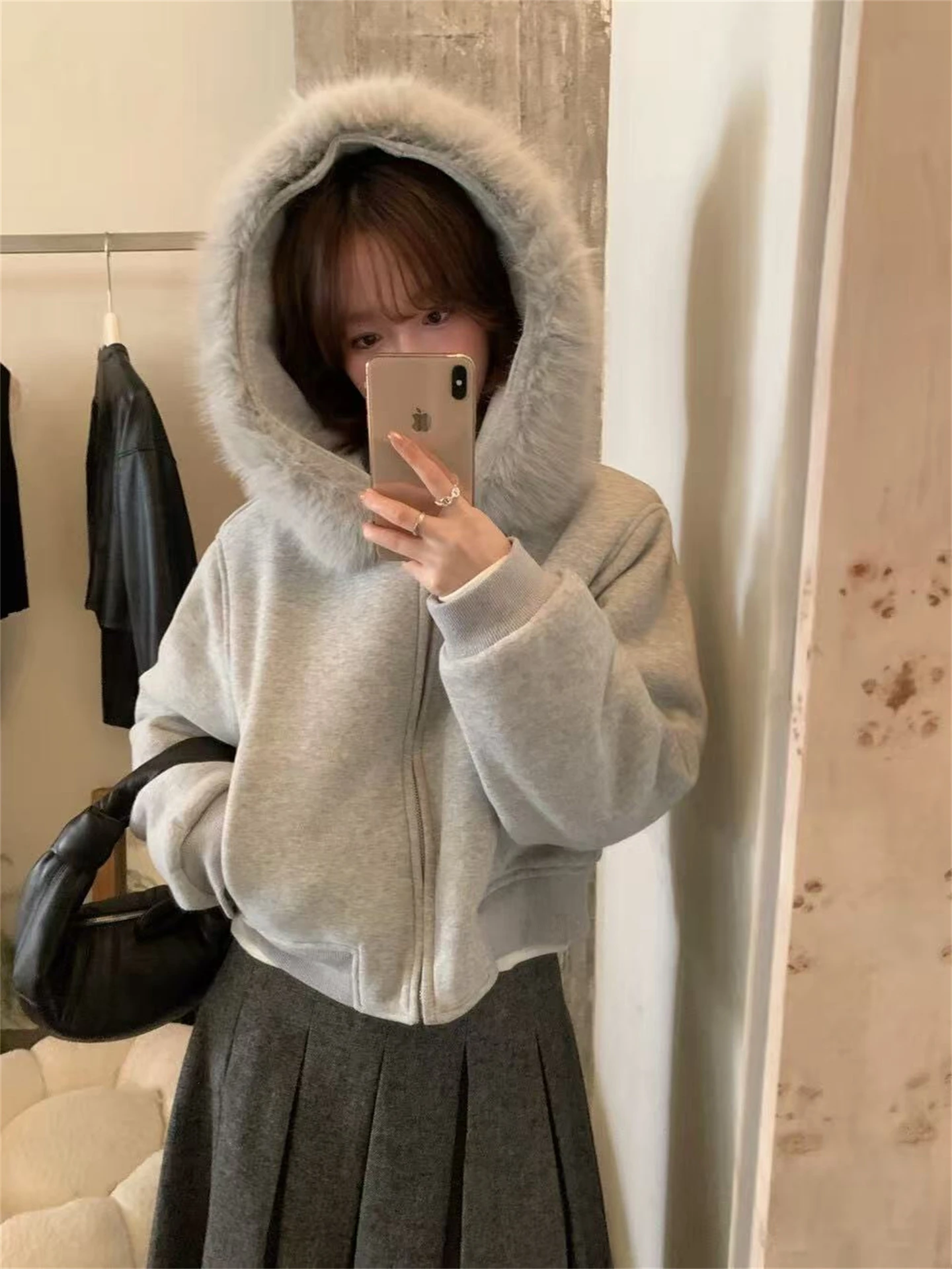 Ying Fashion Shop 版型好看! 加絨加厚 厚實保暖 大毛領連帽外套 寬鬆百搭 拉鍊外套
