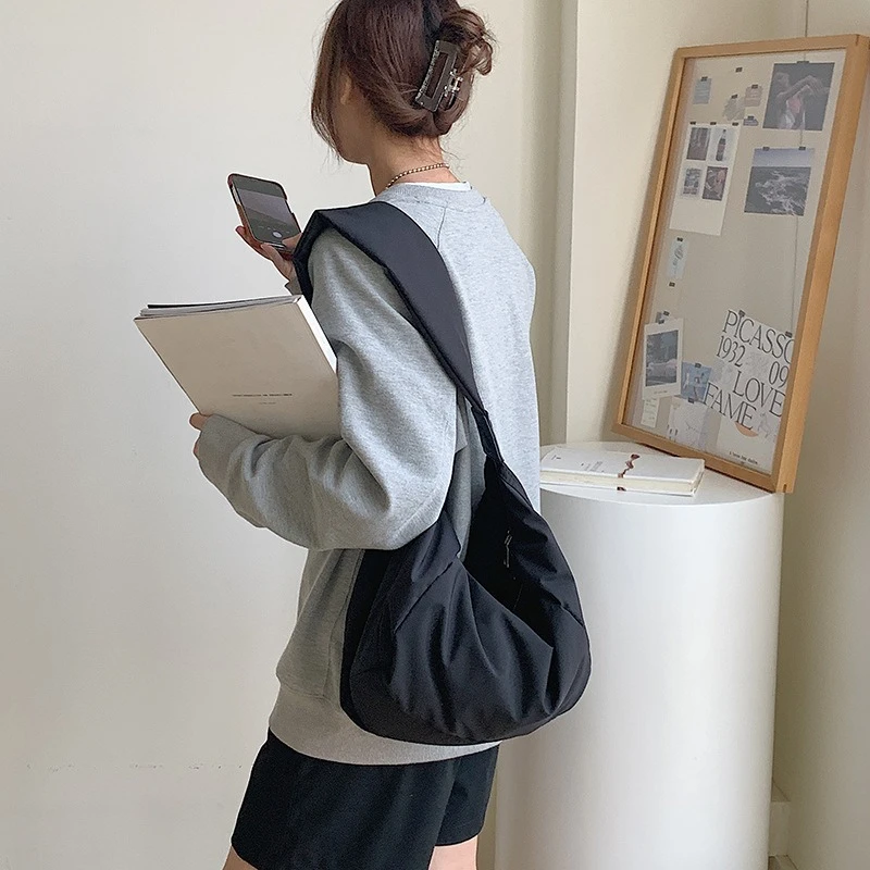 Ying Fashion Shop 高質感 尼龍水餃包 大容量 高級材質 斜背包 簡約百搭 單肩包 熱銷包款 水餃包