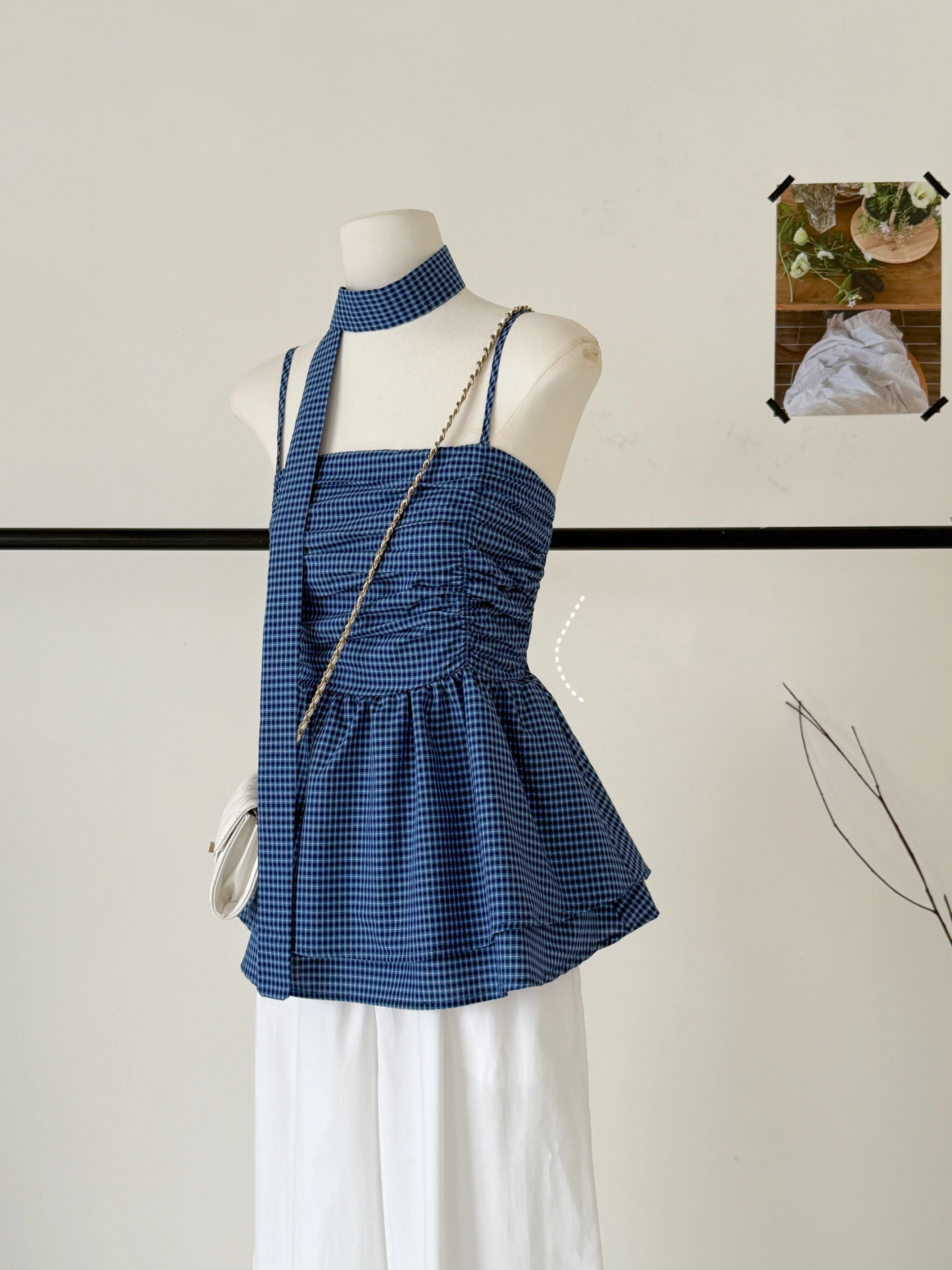 Ying Fashion Shop 甜辣藍色格紋背心 格紋吊帶背心 皺褶背心 平口吊帶背心 後鬆緊彈性 白色闊腿褲 附腰帶 兩件套