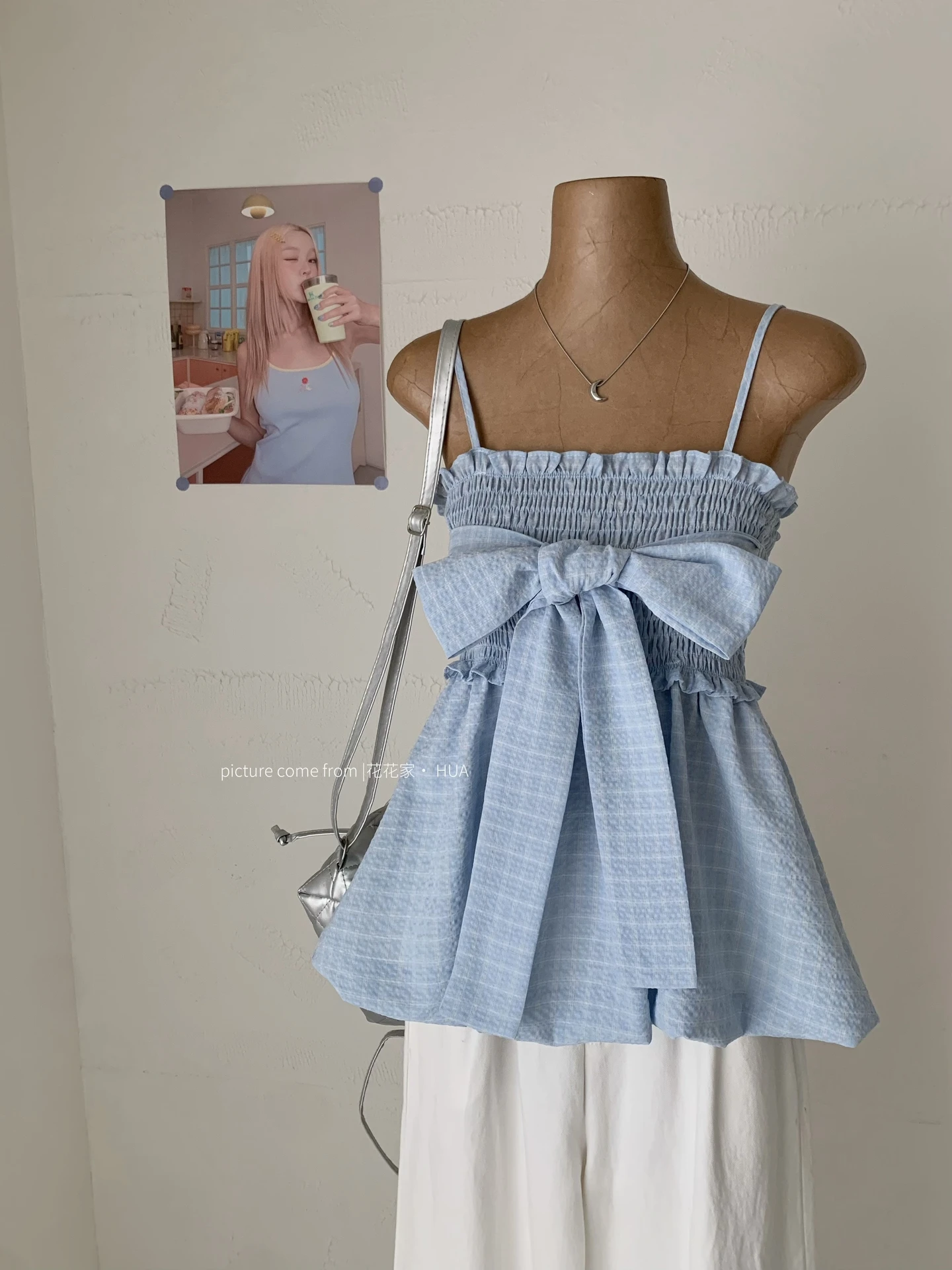 Ying Fashion Shop 蝴蝶結設計感 格紋花苞露肩上衣 無袖吊帶上衣 鬆緊上衣 甜美蝴蝶結上衣