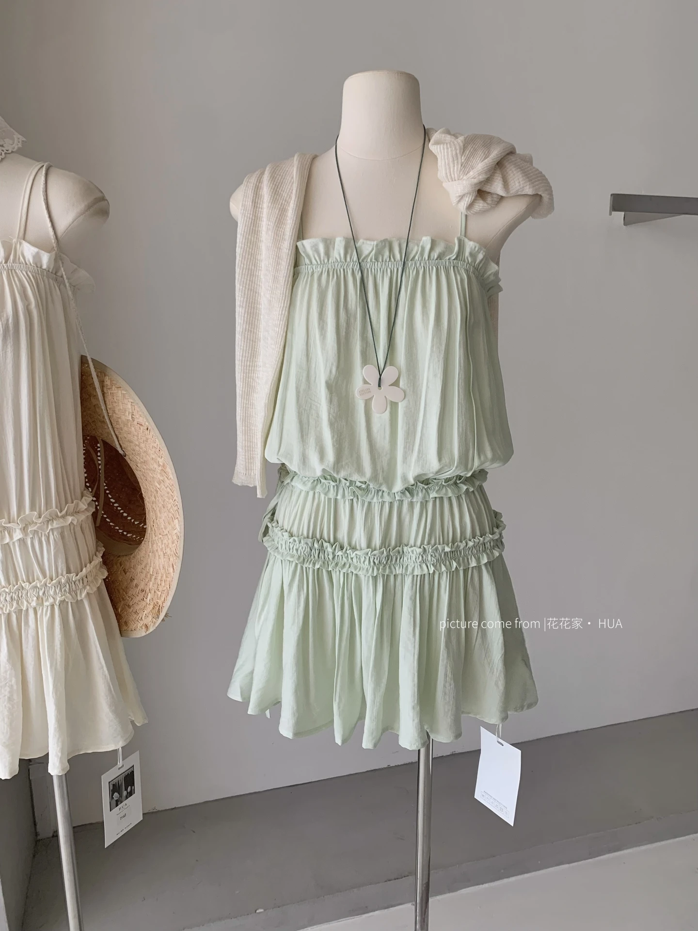 Ying Fashion Shop 立體皺摺 木耳邊吊帶裙 溫柔垂感 A字連衣裙 吊帶A字連衣裙