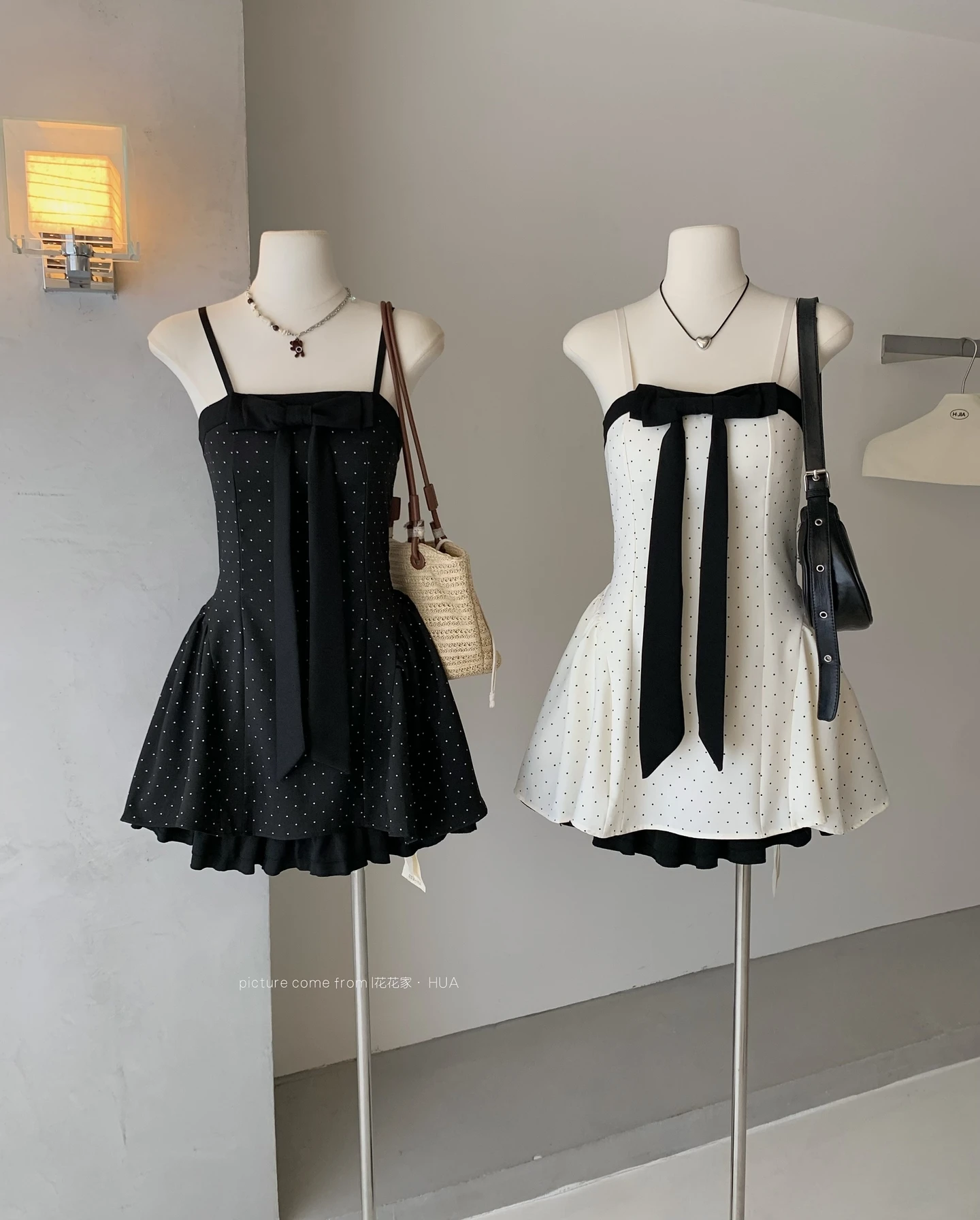 Ying Fashion Shop 辣妹點點 蝴蝶結拼接 吊帶連衣裙 收腰顯瘦 吊帶蝴蝶結洋裝