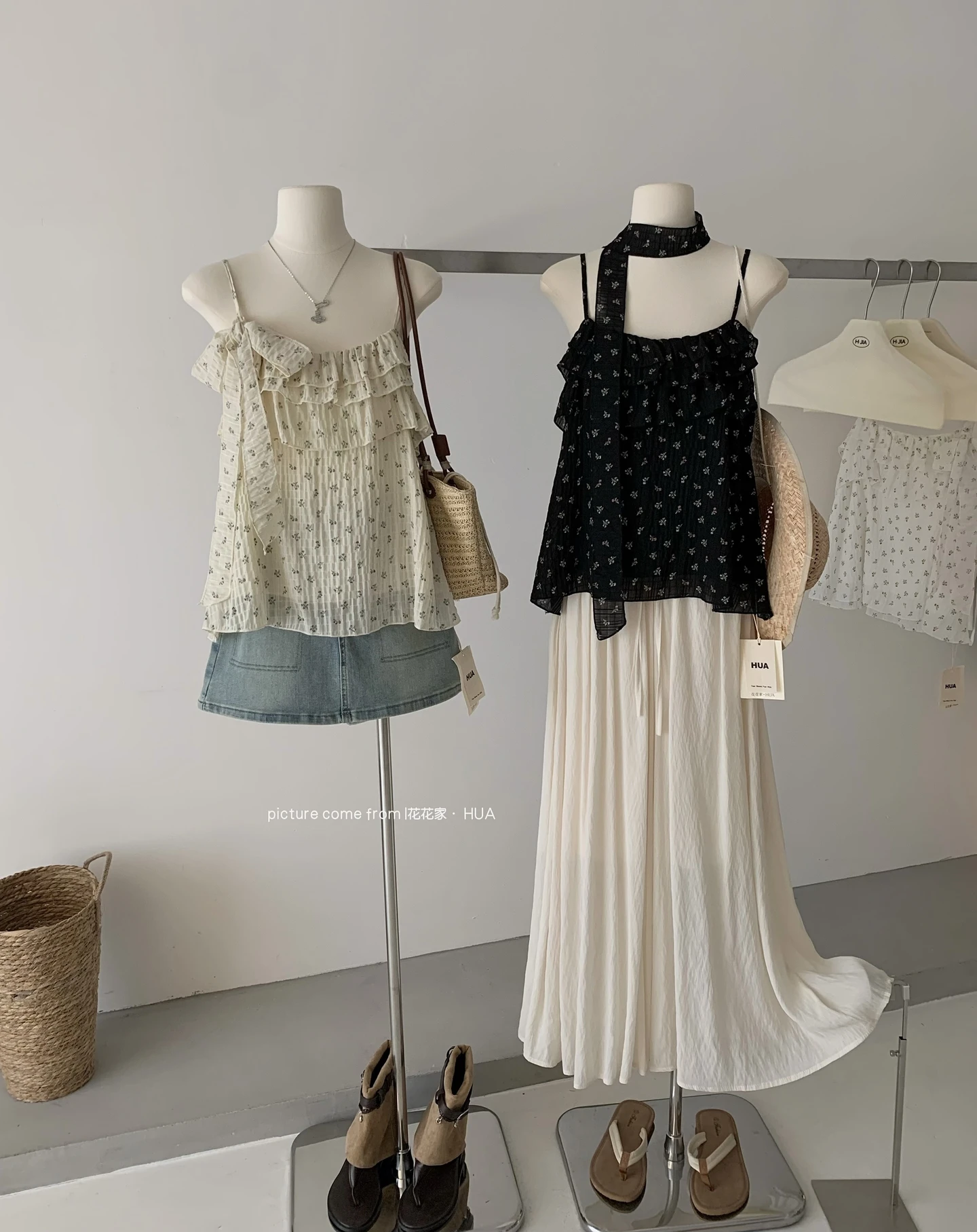 Ying Fashion Shop  碎花層次吊帶上衣 碎花吊帶背心 辣妹風 荷葉邊吊帶上衣 修身無袖上衣