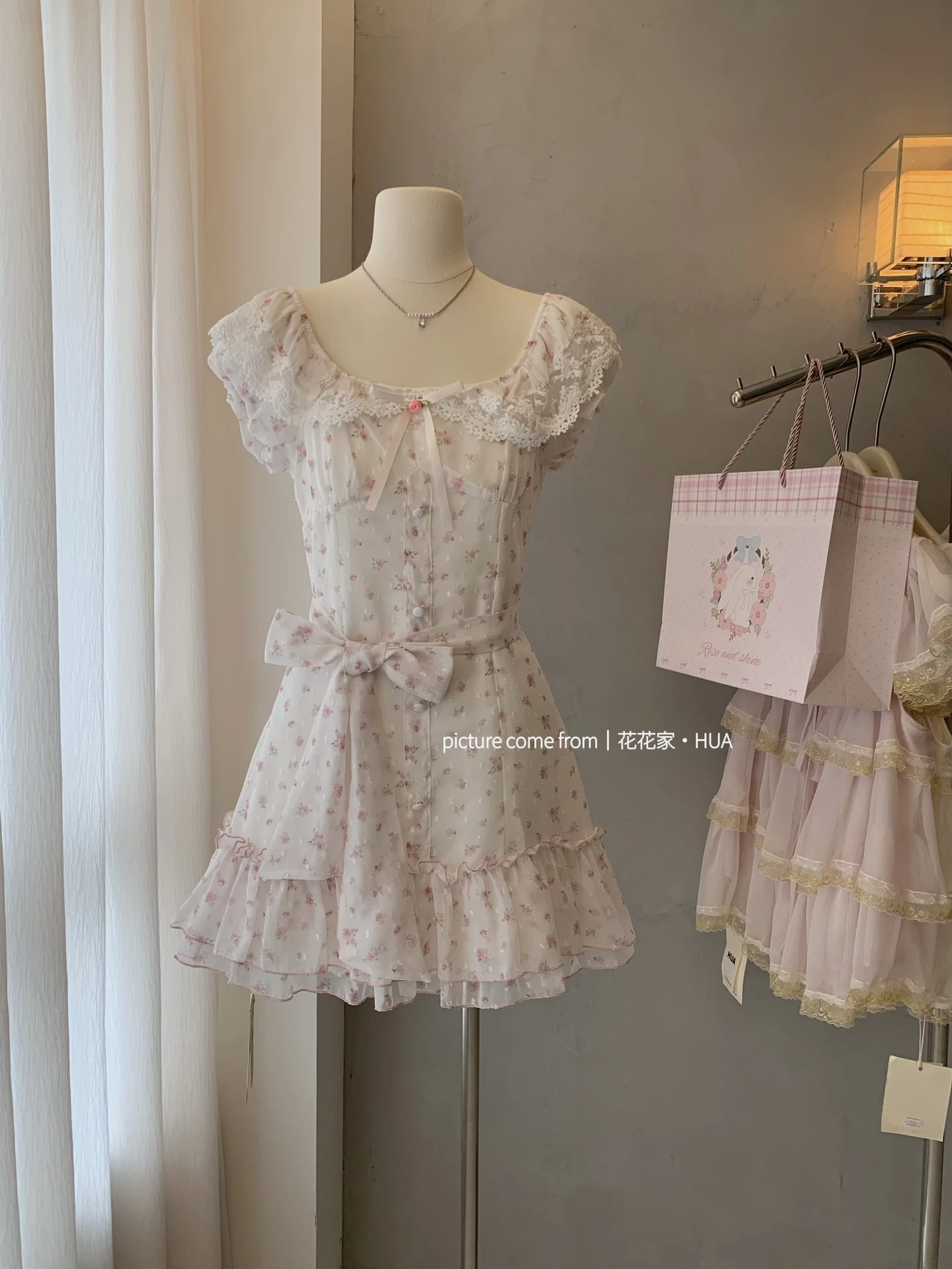 Ying Fashion Shop 薔薇心事 法式甜美 修身連衣裙 修身顯瘦 碎花洋裝 甜美洋裝