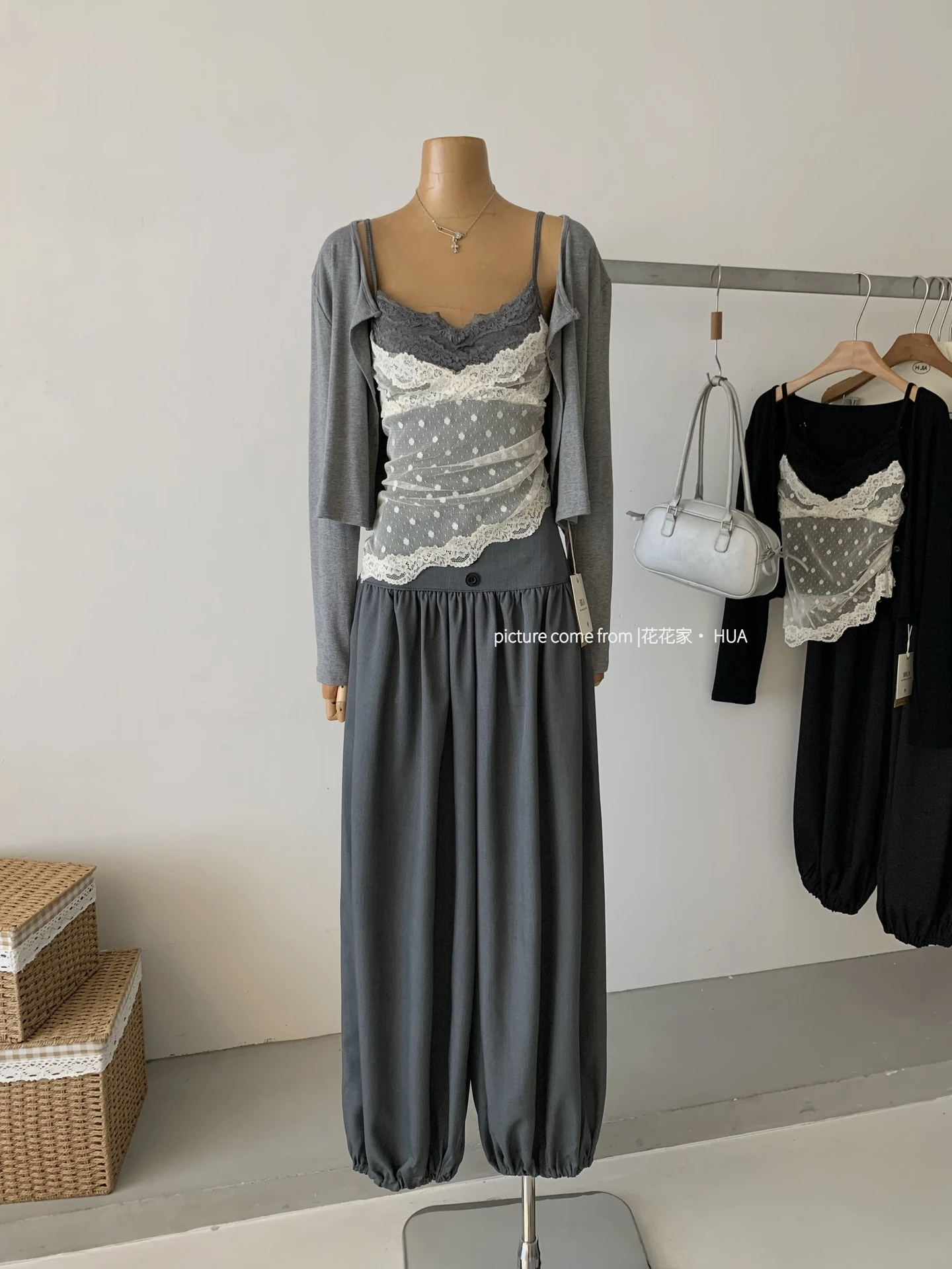 Ying Fashion Shop 純慾風 蕾絲拼接 吊帶背心 百搭防曬開衫 高腰顯瘦燈籠褲 鬆緊長褲 三件式套裝
