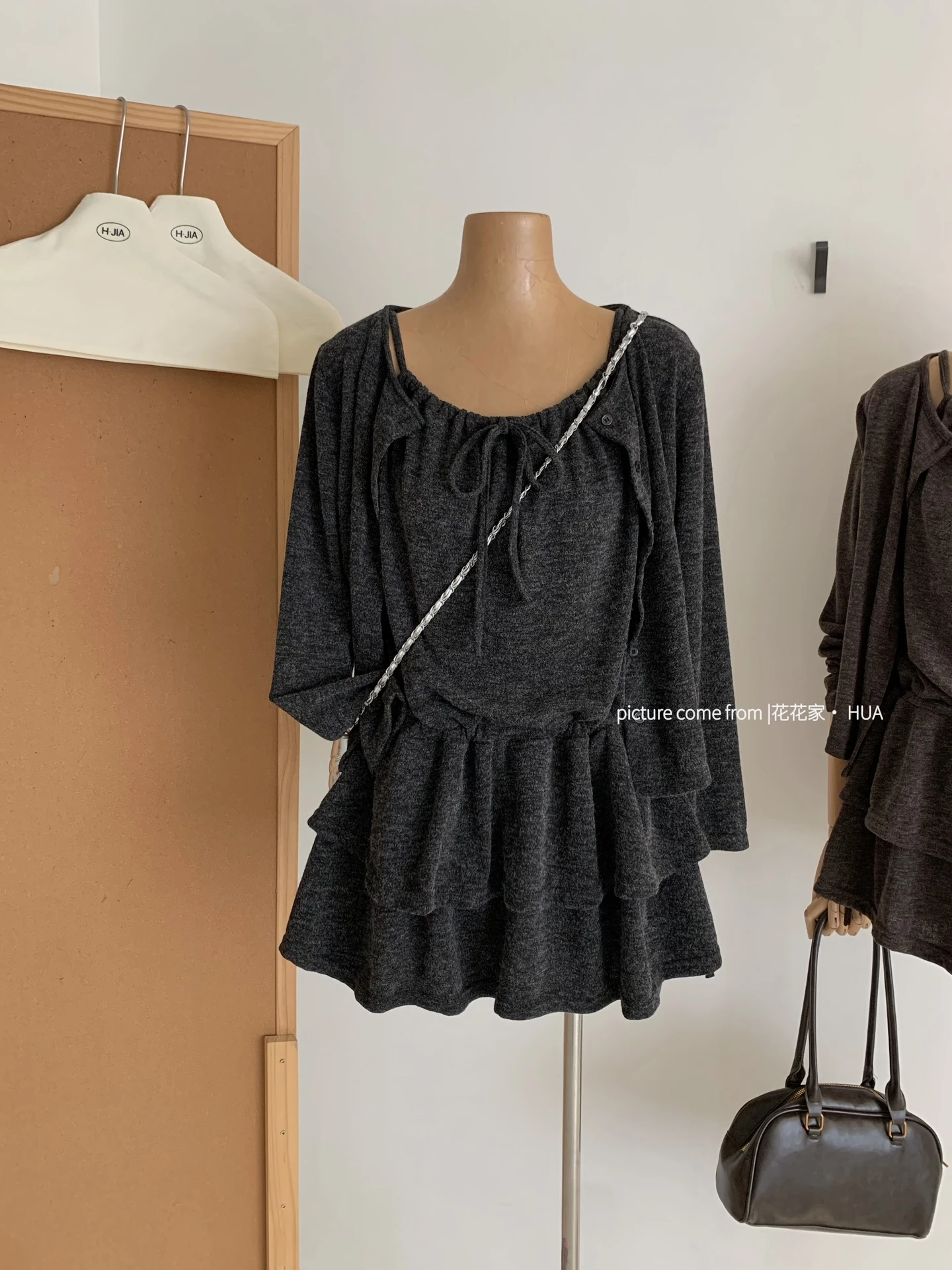 Ying Fashion Shop 氣質針織開衫外套 荷葉邊吊帶連衣裙 兩件式套裝