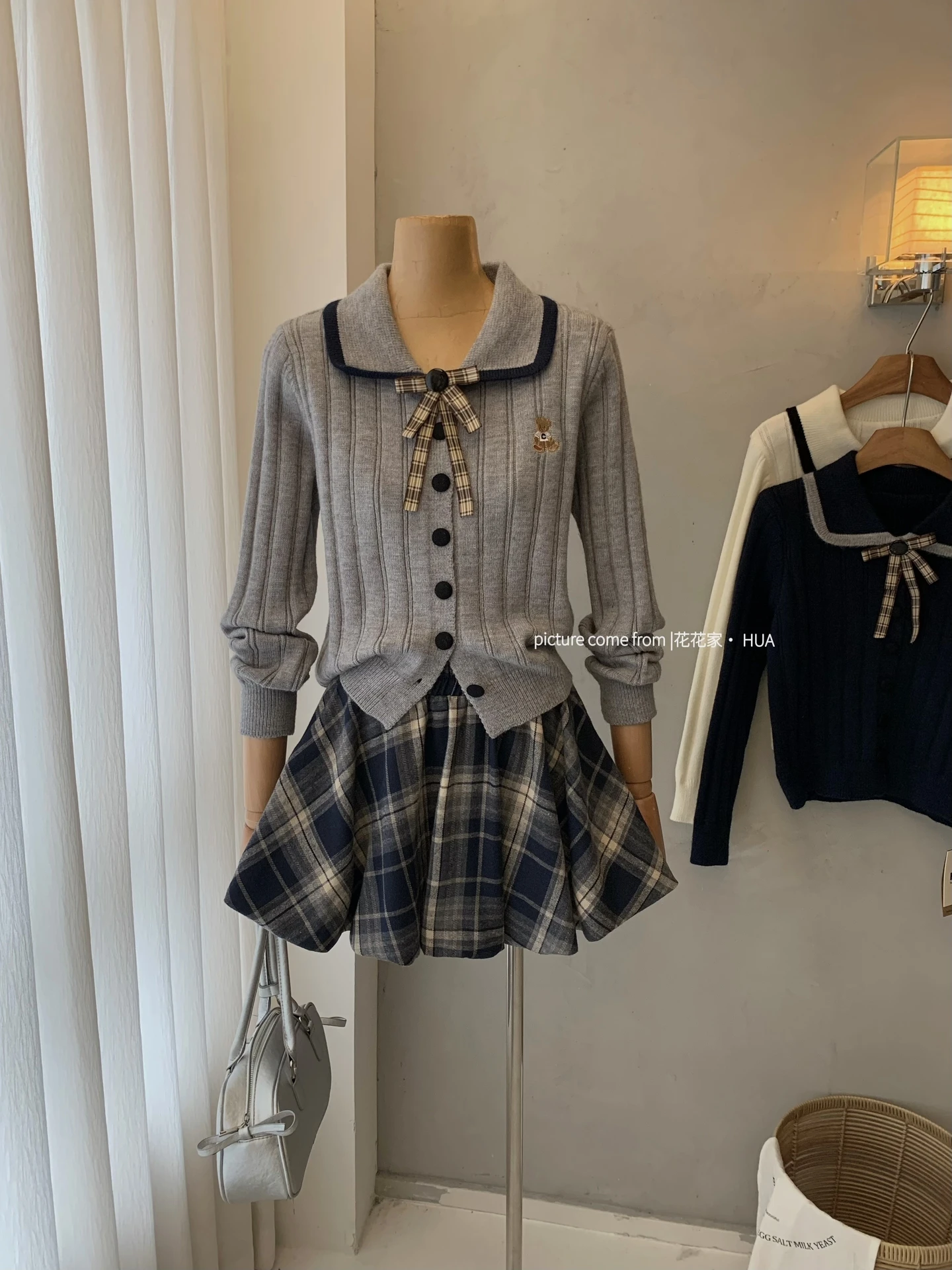 Ying Fashion Shop 學院風減齡套裝 針織開衫外套 蝴蝶結設計 格紋百褶裙 兩件式套裝