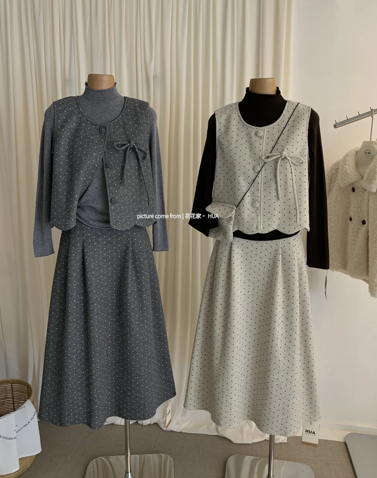 Ying Fashion Shop 溫柔復古點點印花 毛呢馬甲背心 修身針織打底衫 鬆緊半身裙 三件式套裝