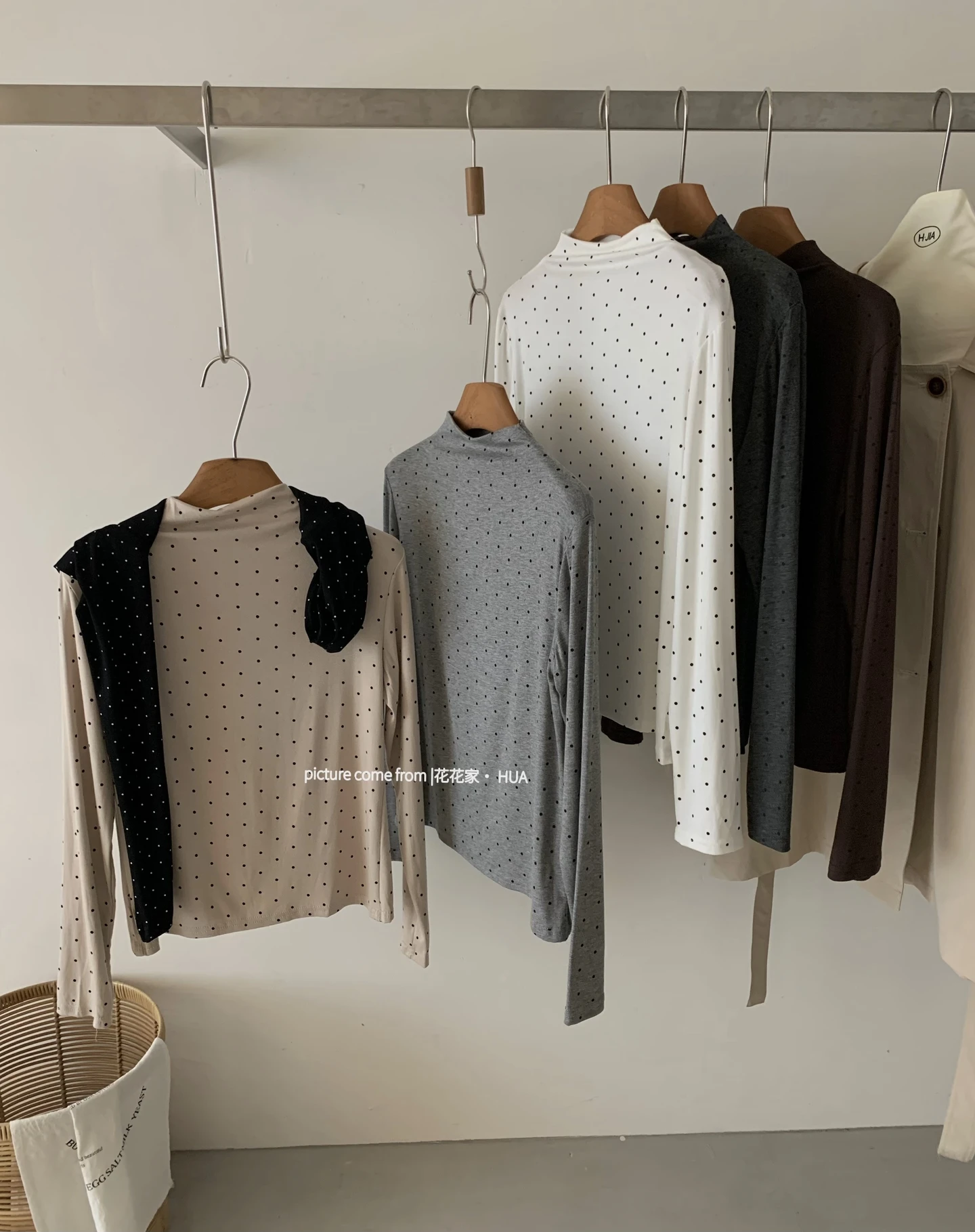 Ying Fashion Shop 溫柔氣質 點點半高領 打底上衣 疊穿必備 內搭上衣
