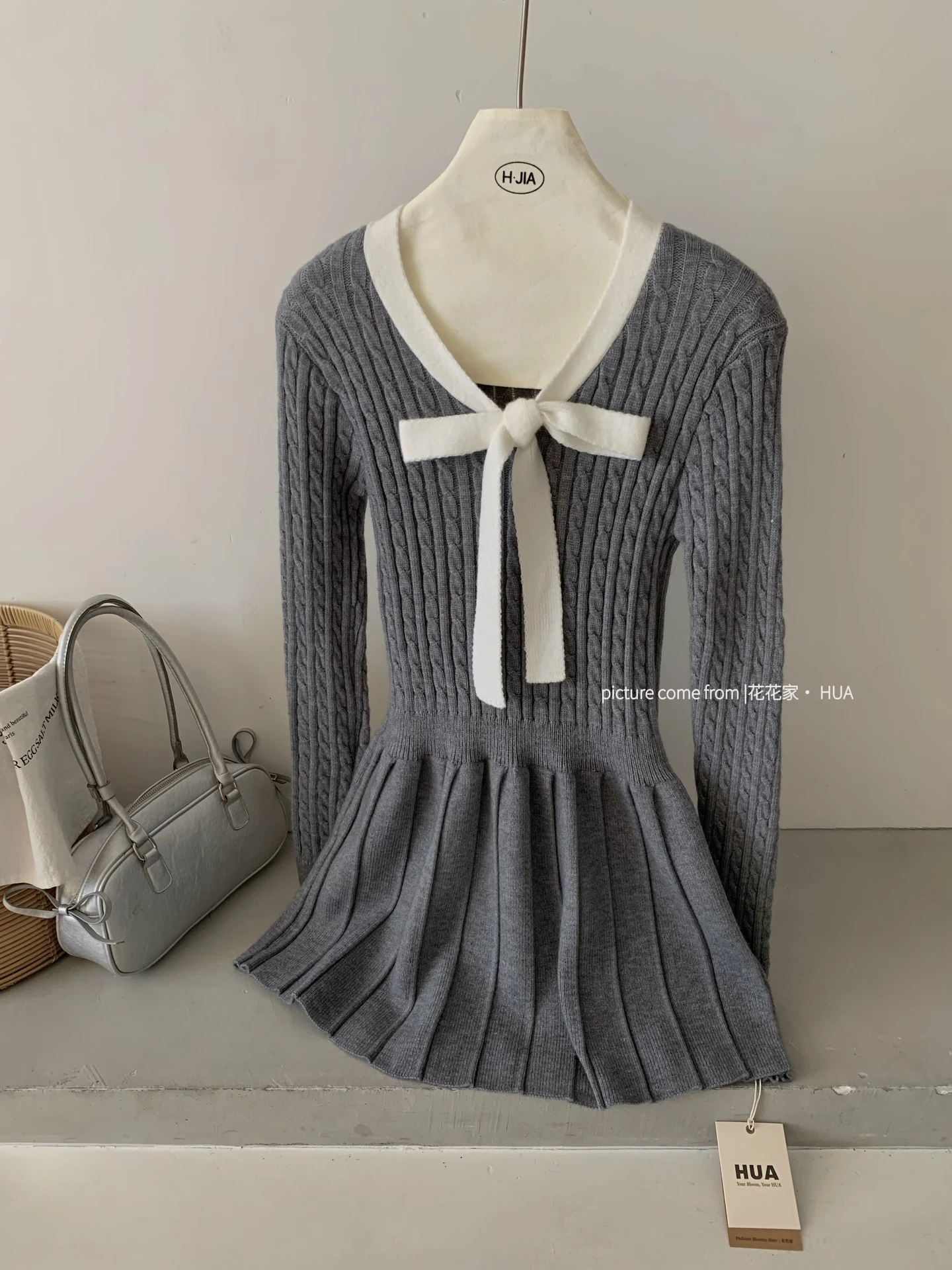 Ying Fashion Shop 高級灰色加厚針織連衣裙 V領連衣裙 修身顯瘦 氣質A字裙 針織連衣裙