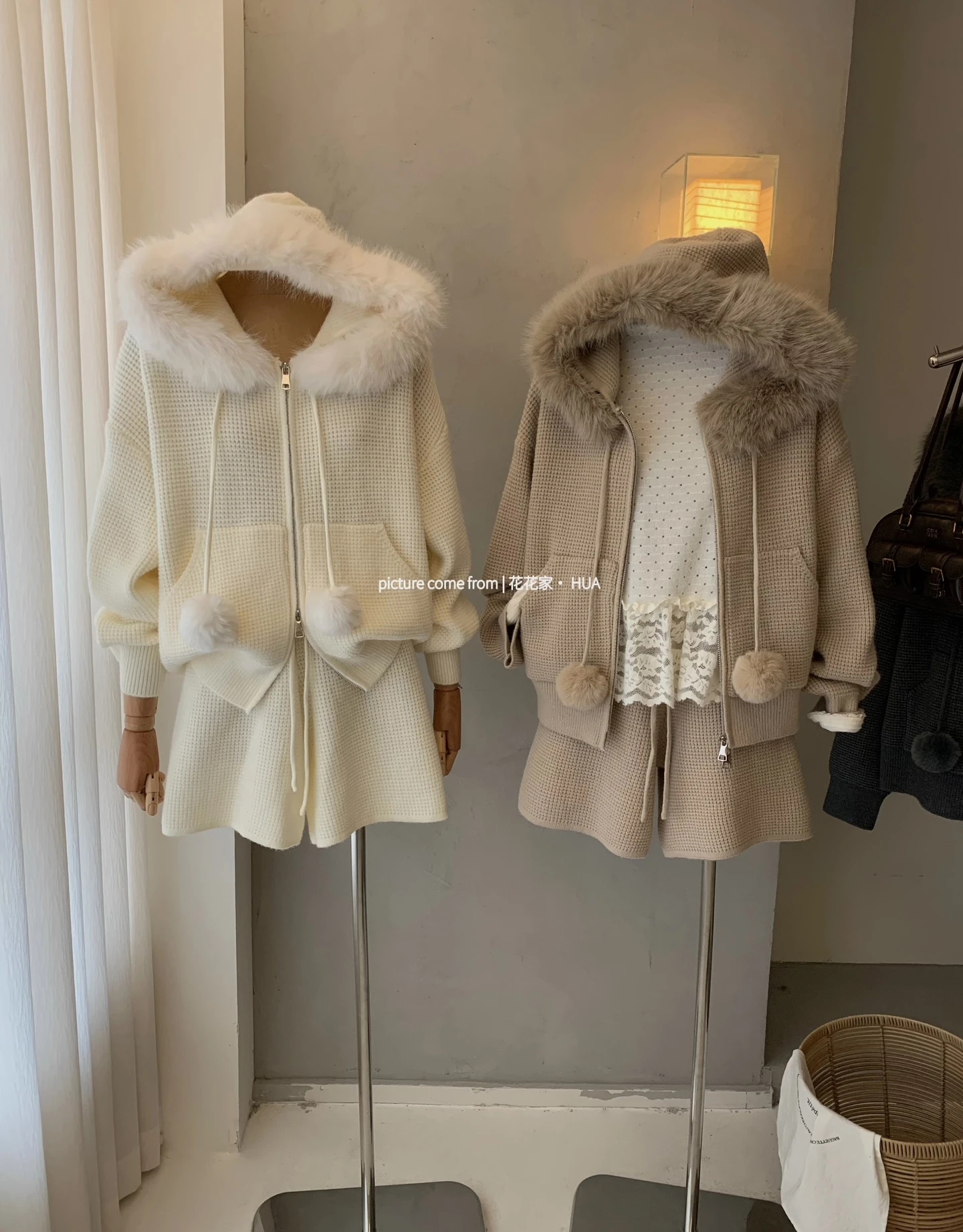 Ying Fashion Shop  晚秋拿鐵 仿狐狸毛領連帽拉鍊針織外套＋休閒短褲兩件式套裝