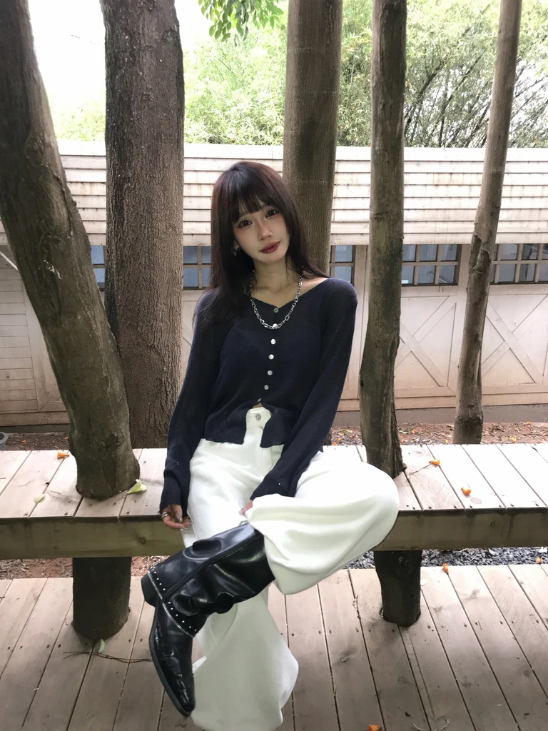 (現貨)APR120 菱格光澤母貝針織外套_藏青