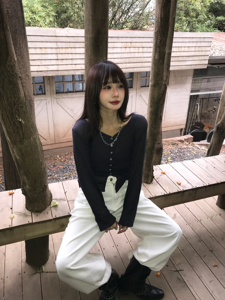 (現貨)APR120 菱格光澤母貝針織外套_藏青