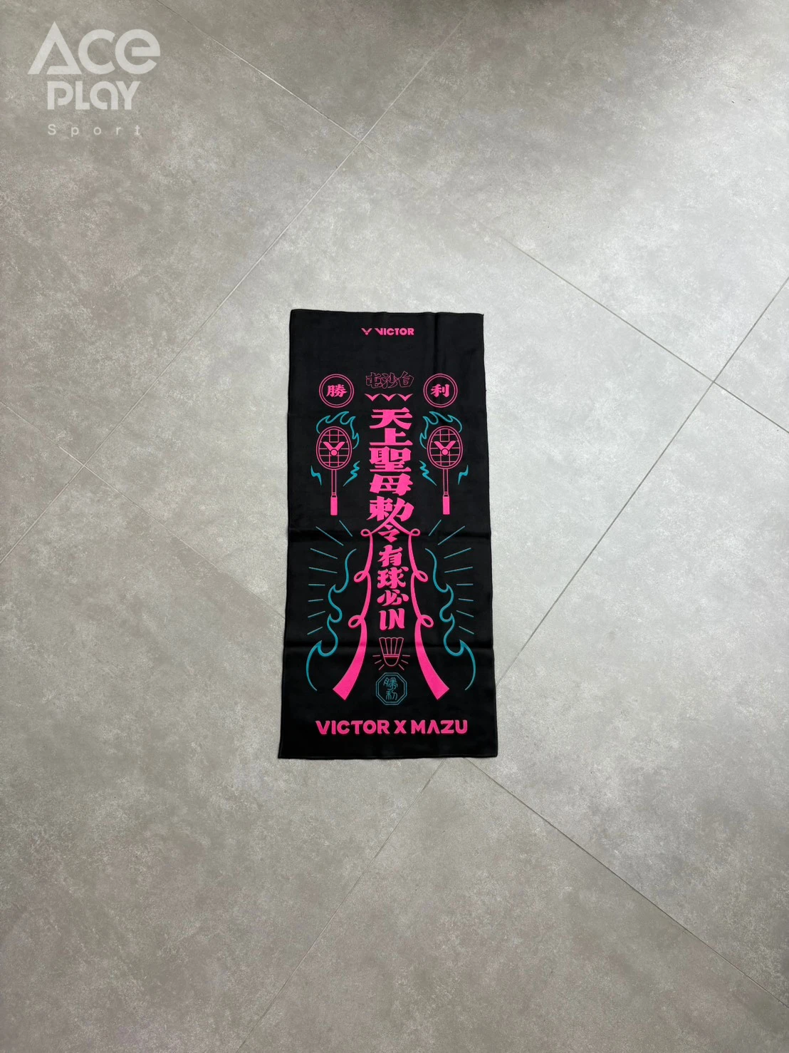 【Aceplay艾斯沛體育】VICTOR 勝利 白沙屯媽祖聯名系列 運動毛巾 (平安符令款) C-4223BMZ C
