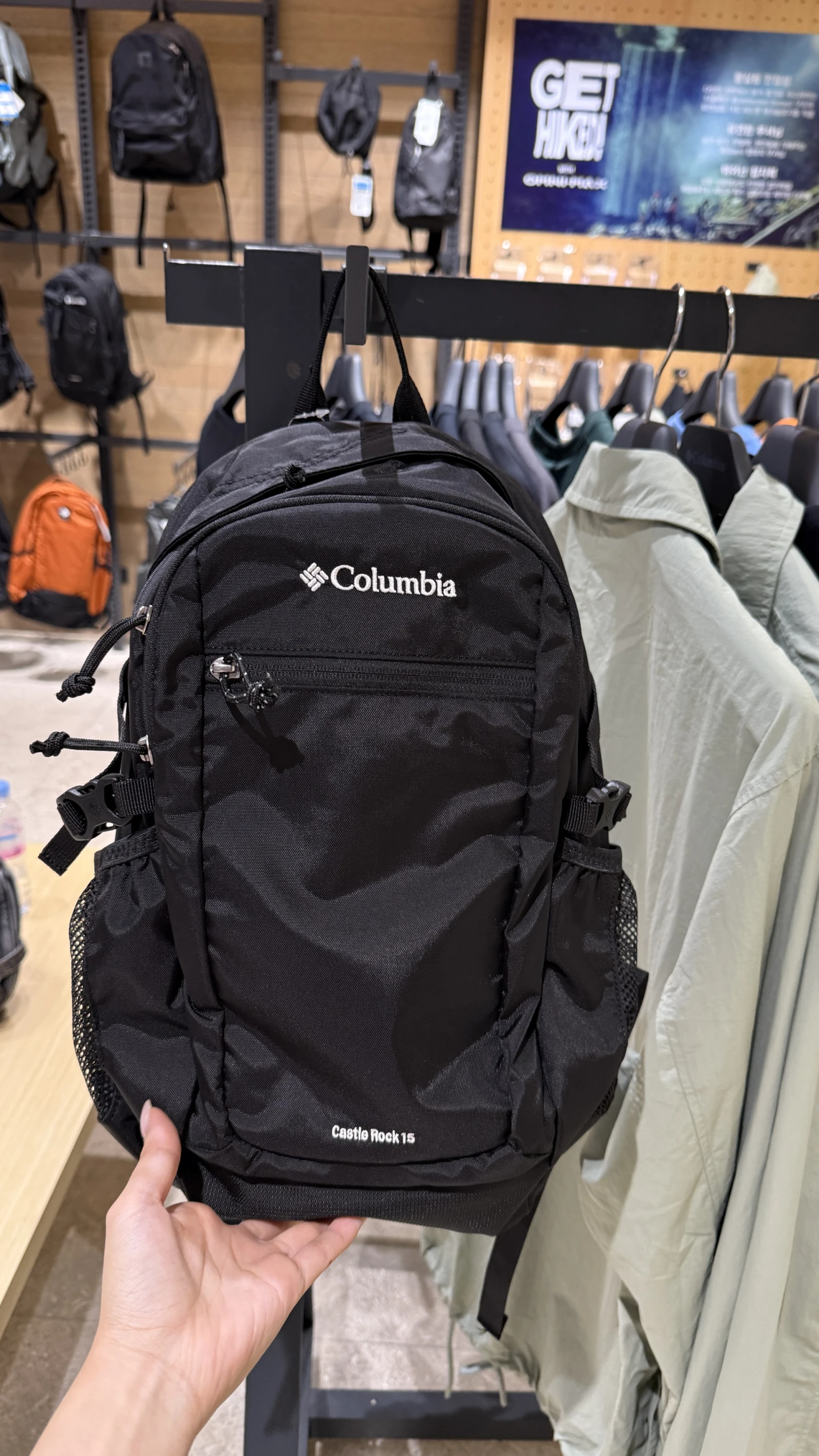 columbia 15L帥氣的機能後背包