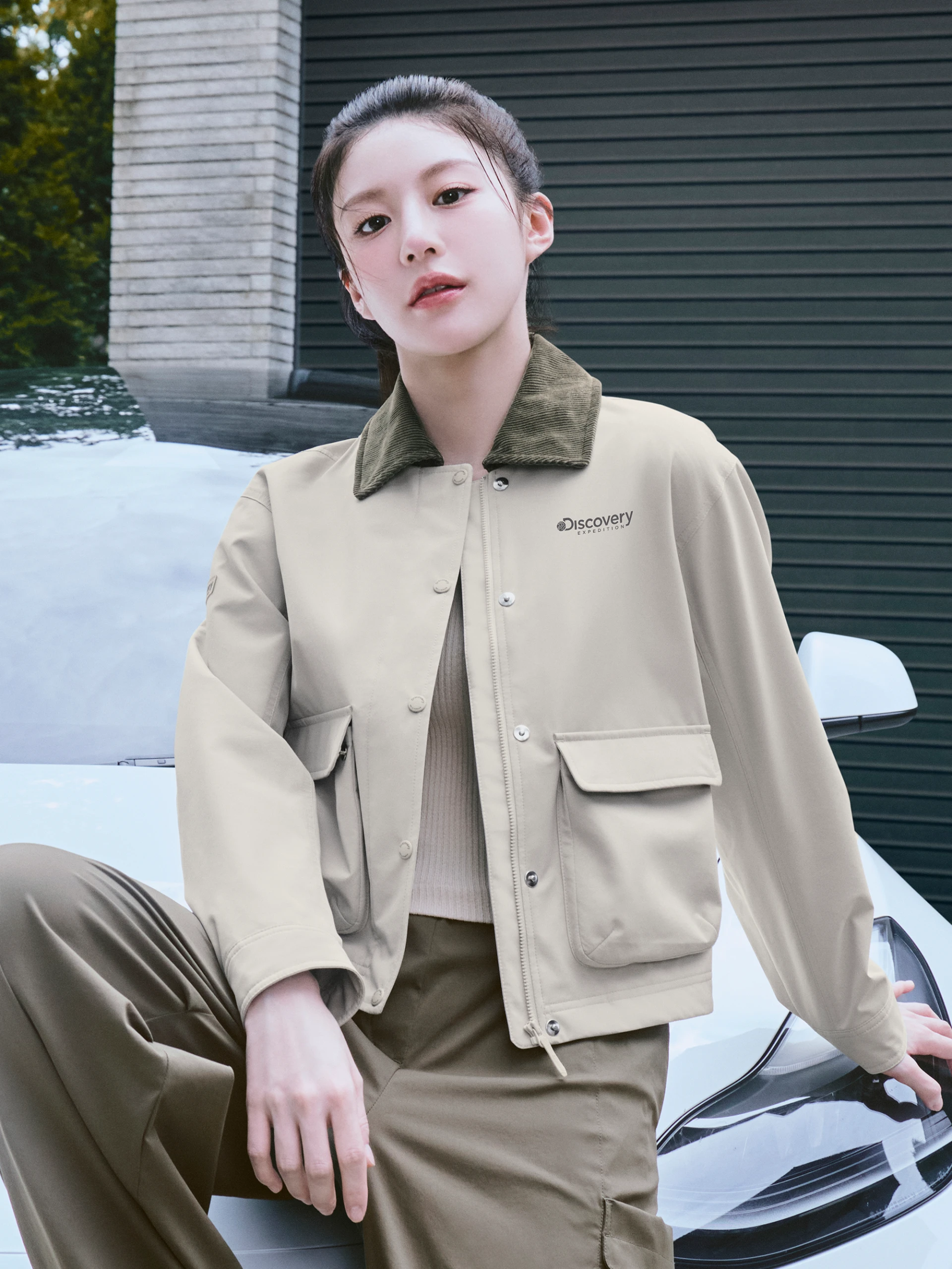 (特價）DIScovery女款 防潑水撞色翻領防風外套
