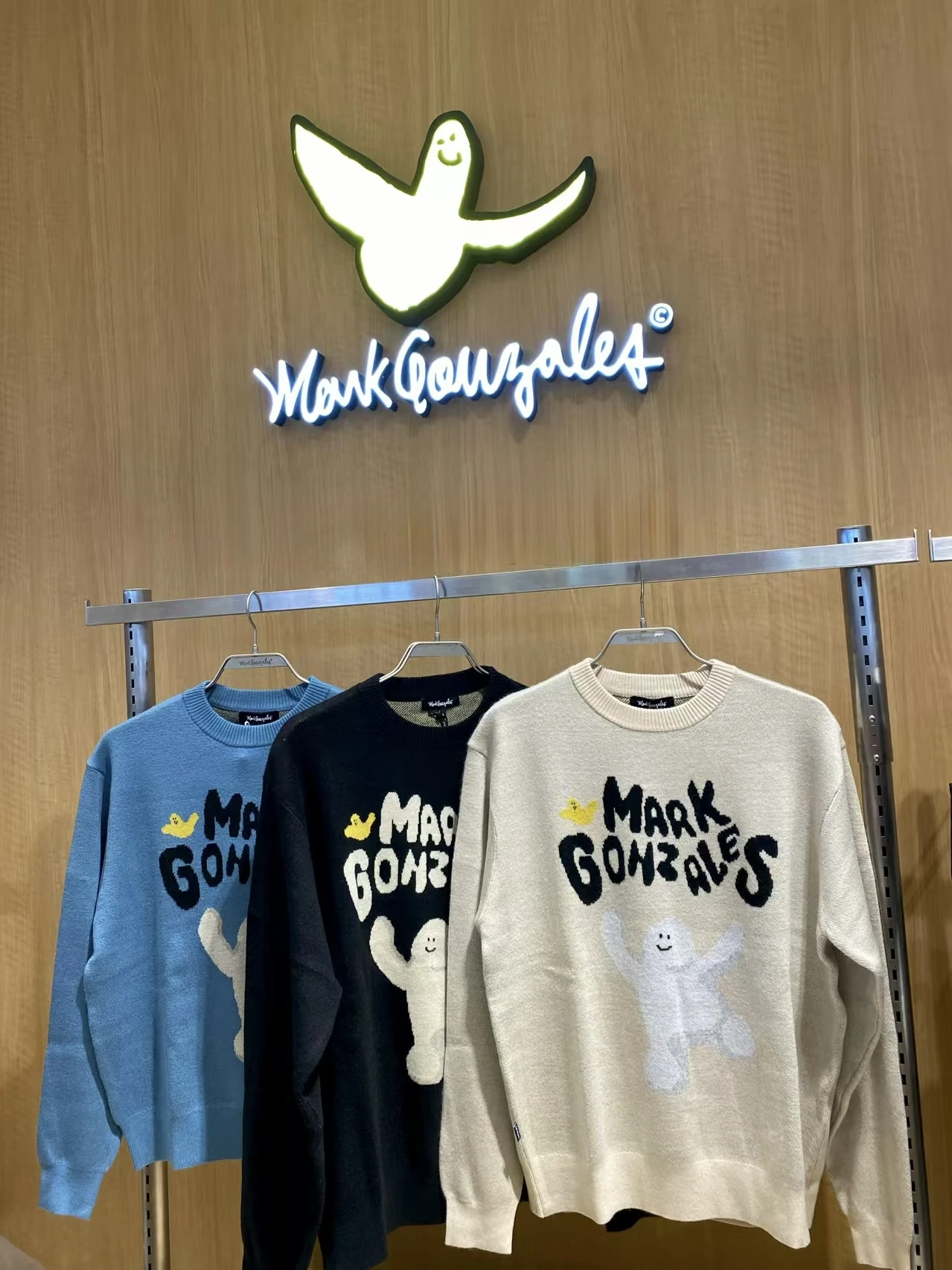 Mark Gonzales  跳舞雪人＋小飛人毛衣