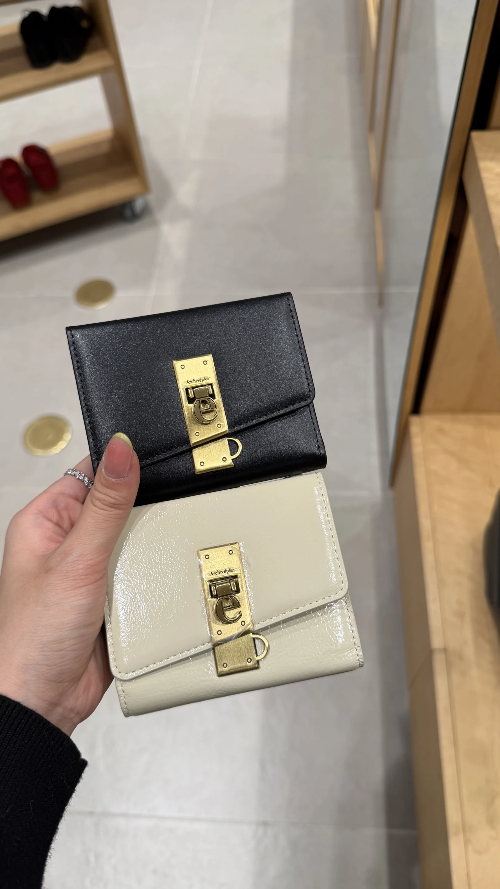 Archivépke牛皮小Ｅ扣錢包