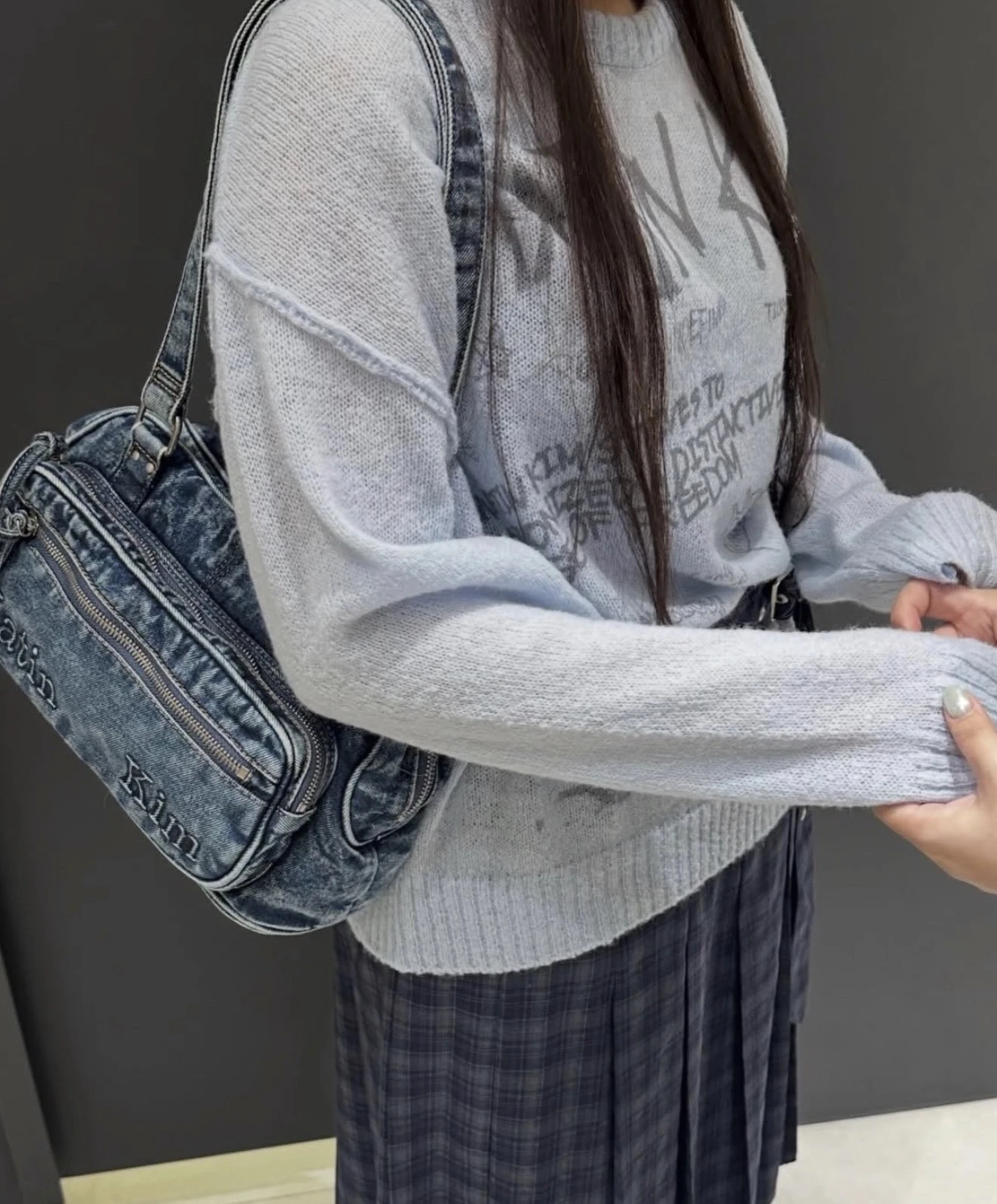 Matin Kim  寧寧同款 口袋圓弧牛仔肩背包