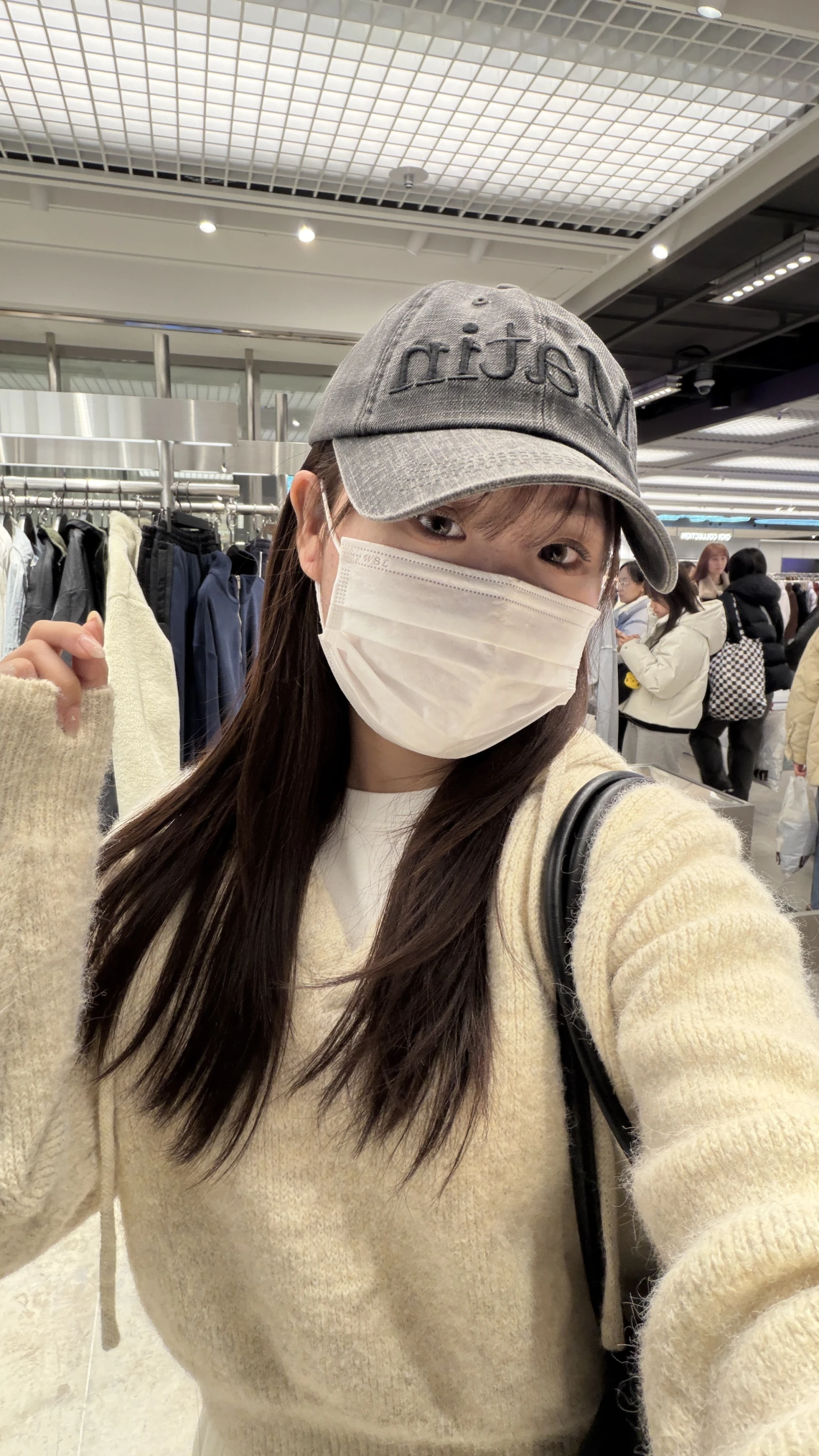 Matin Kim  石洗大字帽子