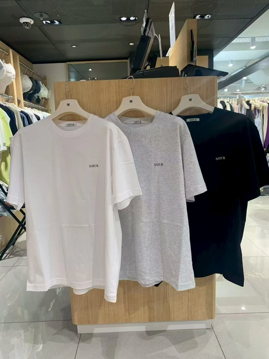 (三入組 )SATUR小字短袖Ｔ Essential T-Shirt