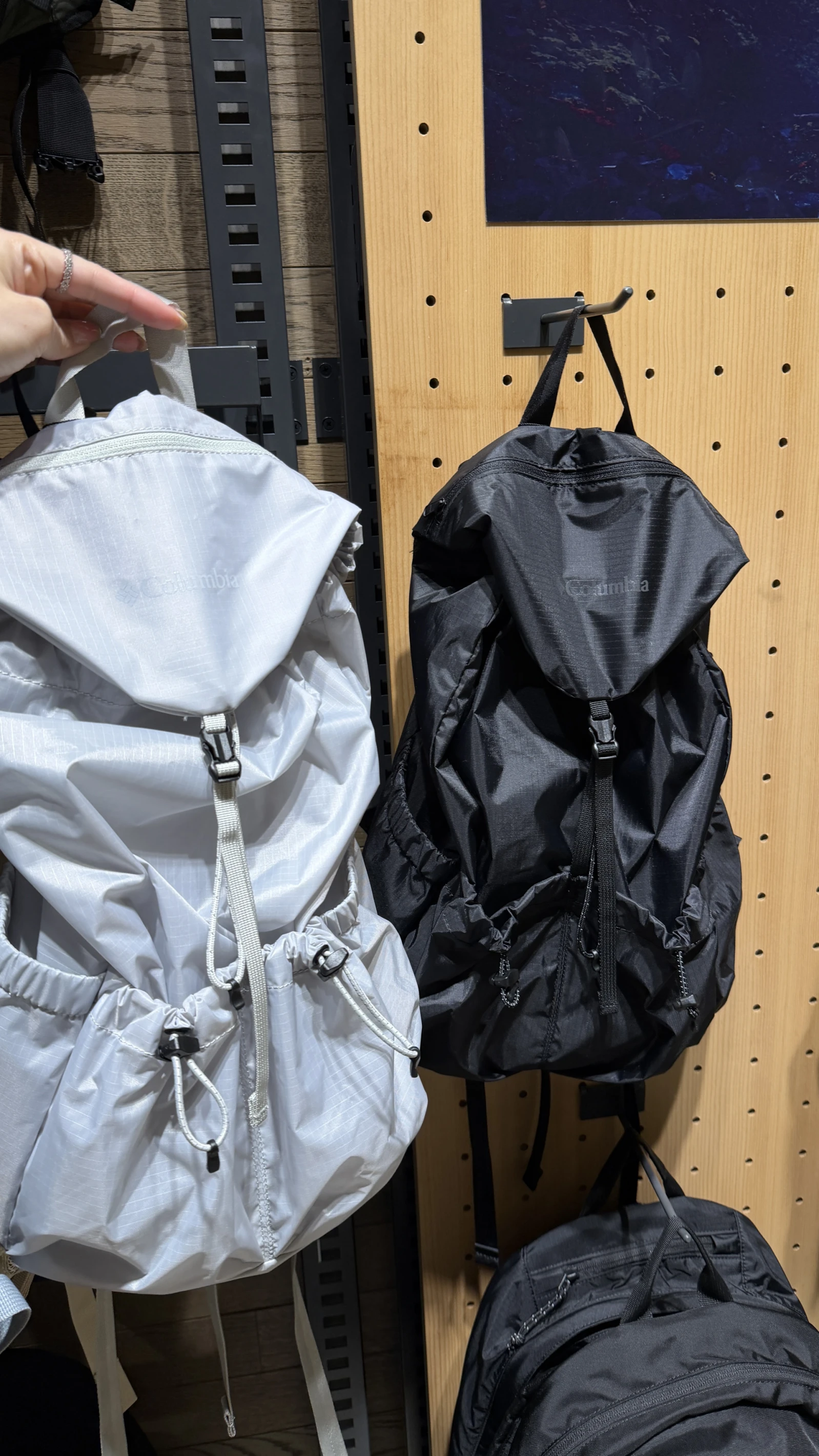 columbia 20L超輕量後背包