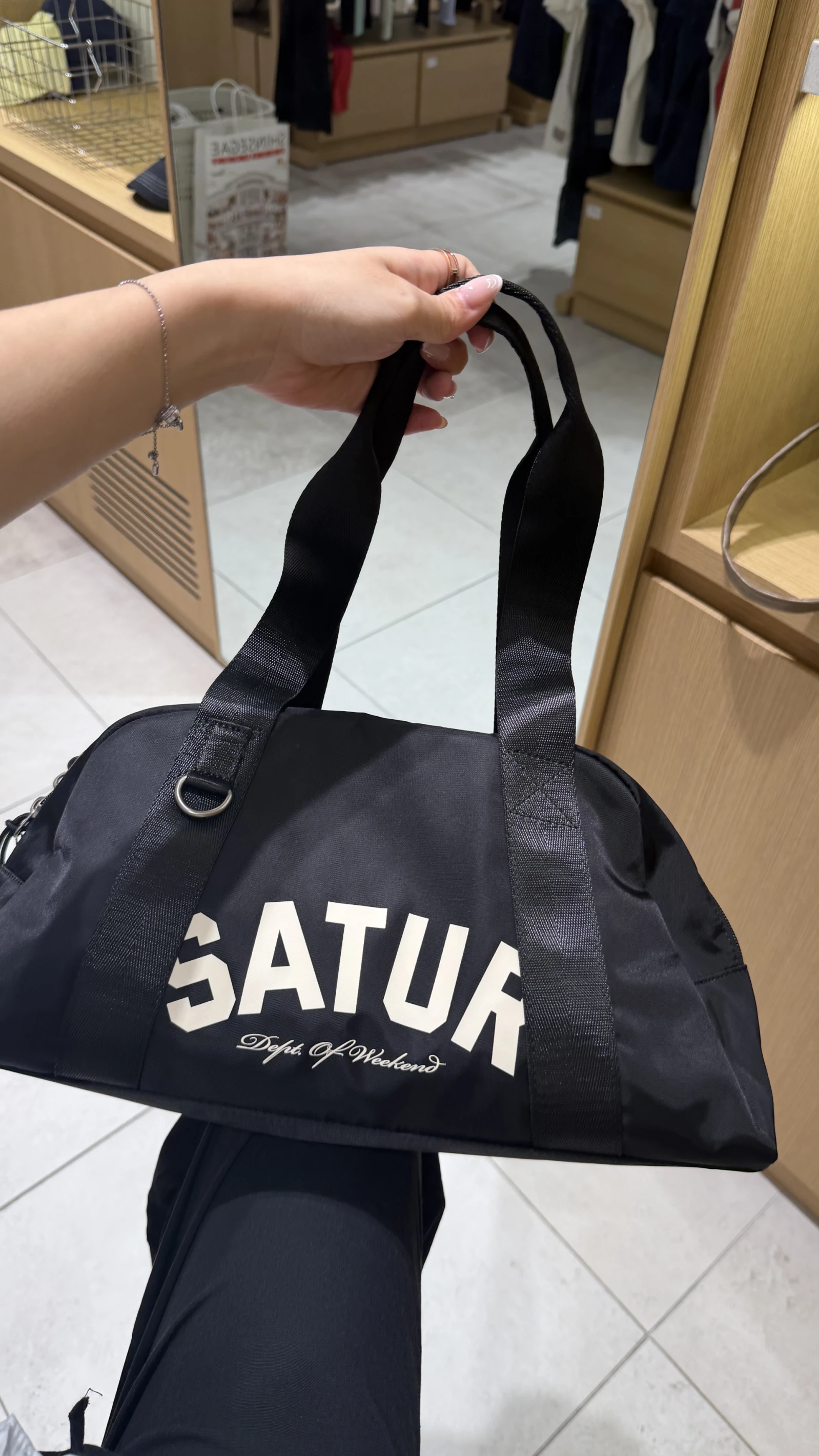 (特價）SATUR尼龍梯形肩背包