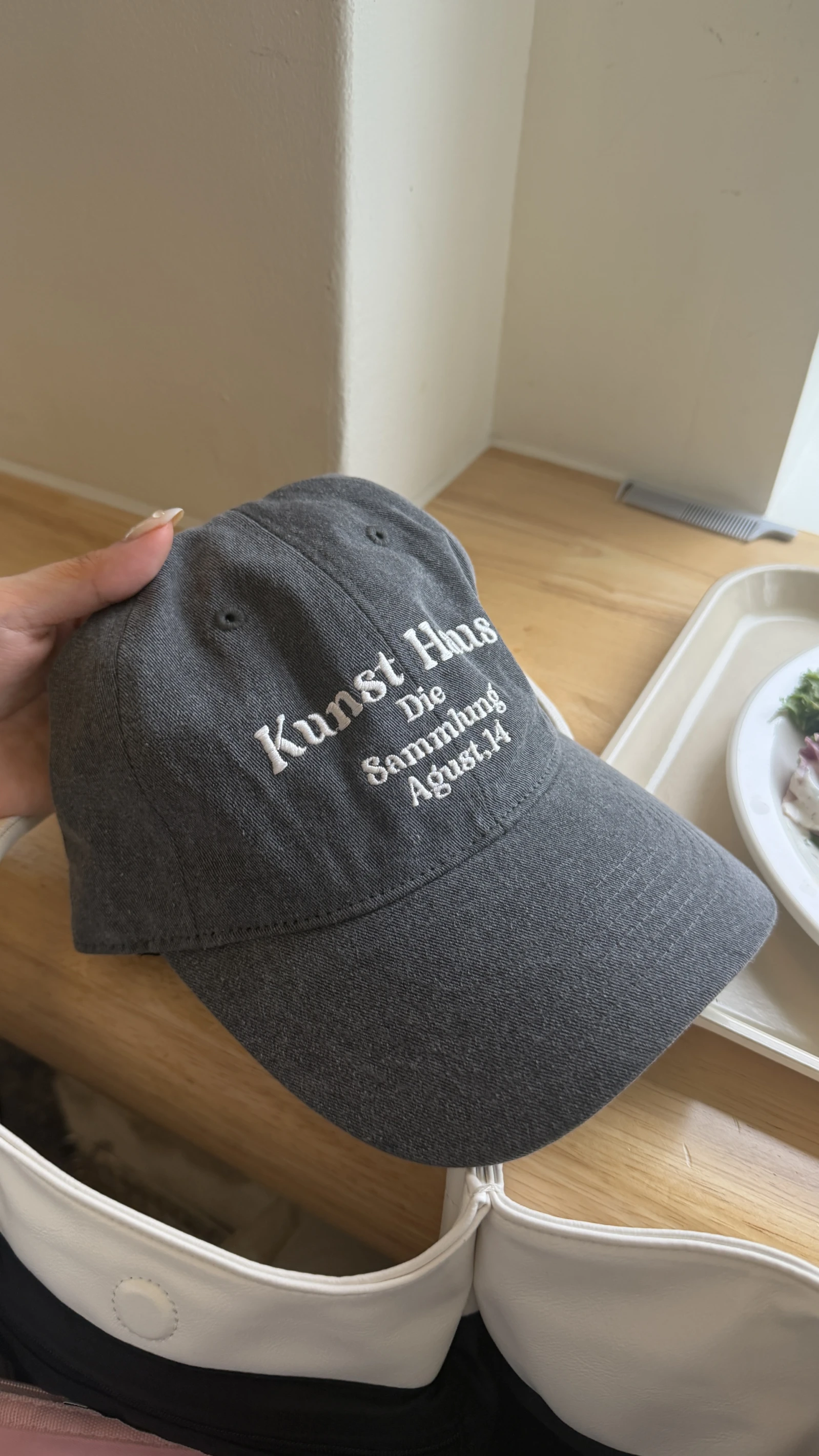 DUMARO KARINA 同款｜Kunst Haus 復古刺繡棒球帽