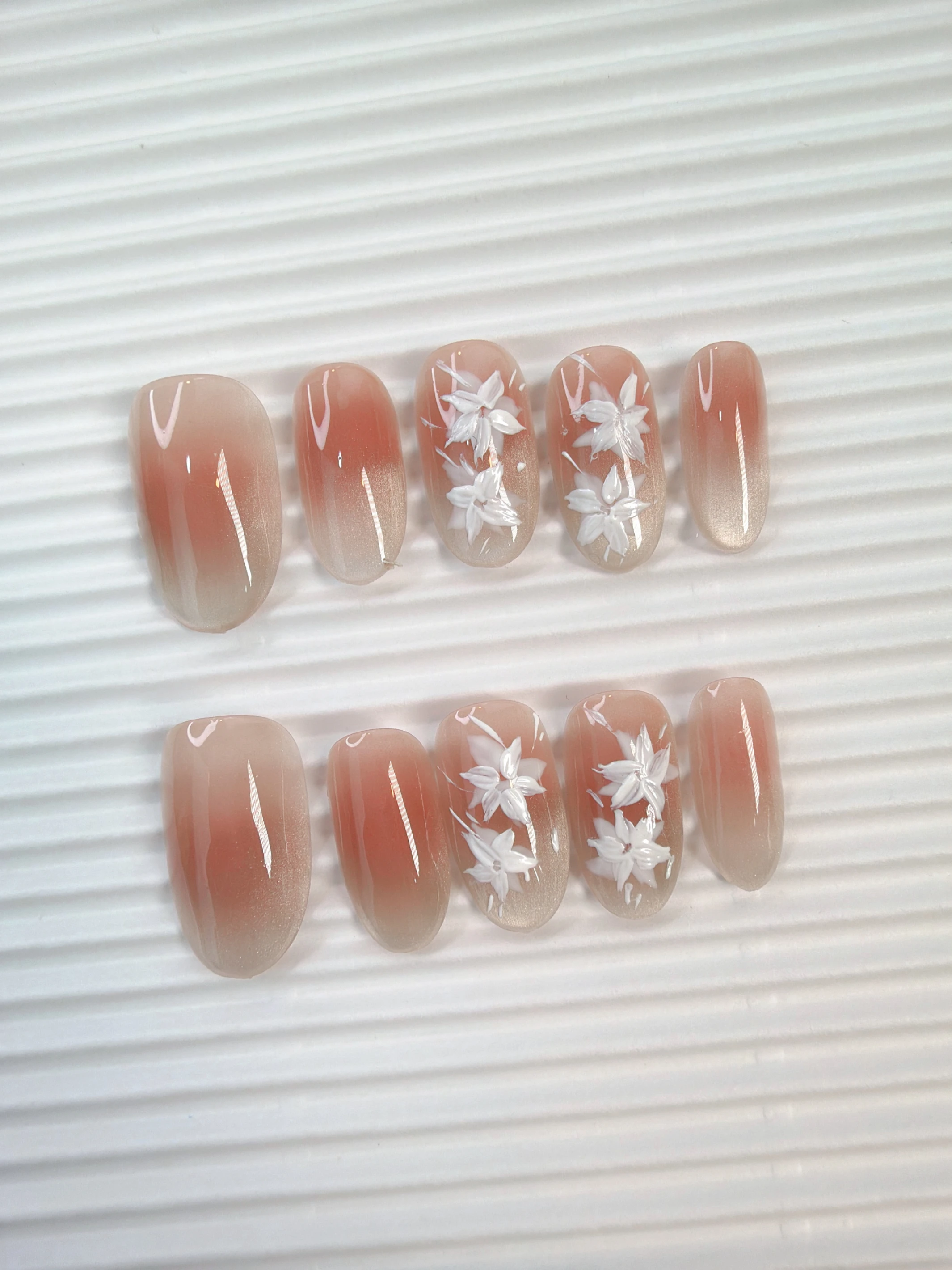 暖杏白花