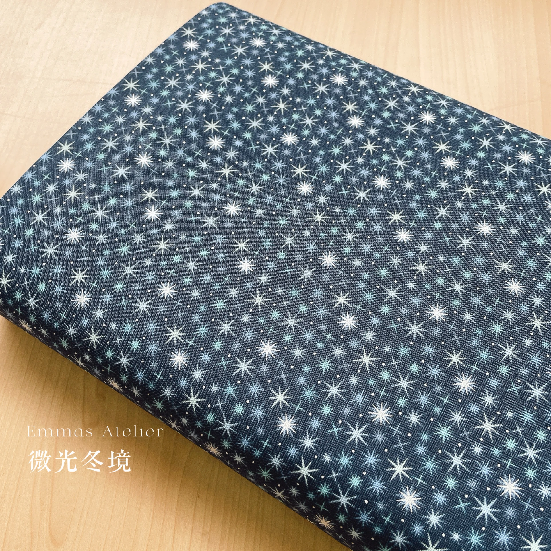 英國品牌印花燙銀棉布｜微光冬境－星芒 (深藍)