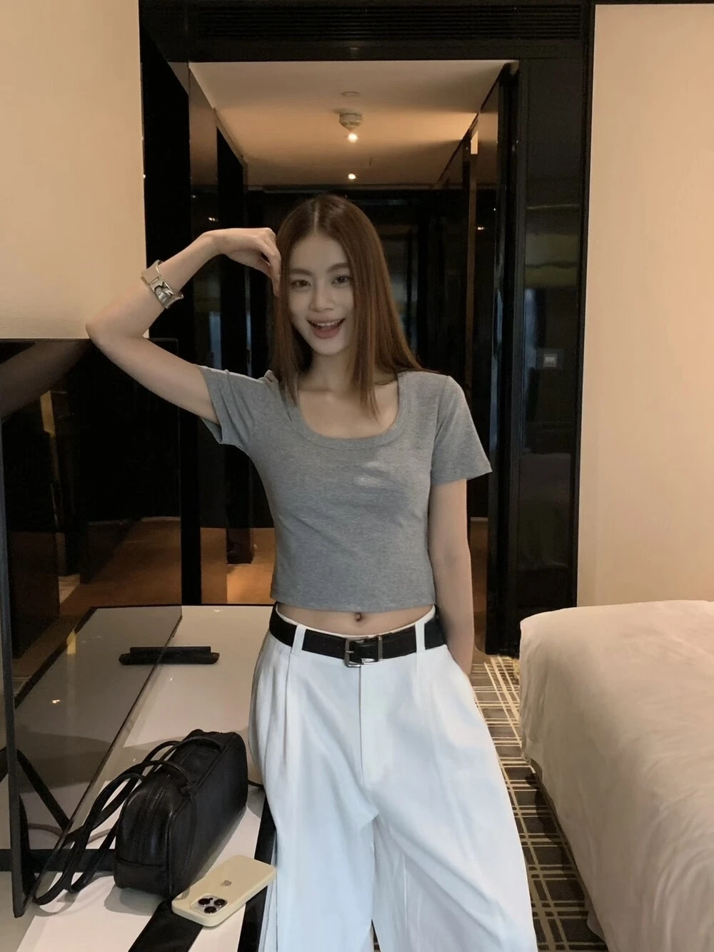 後背扭結方領上衣