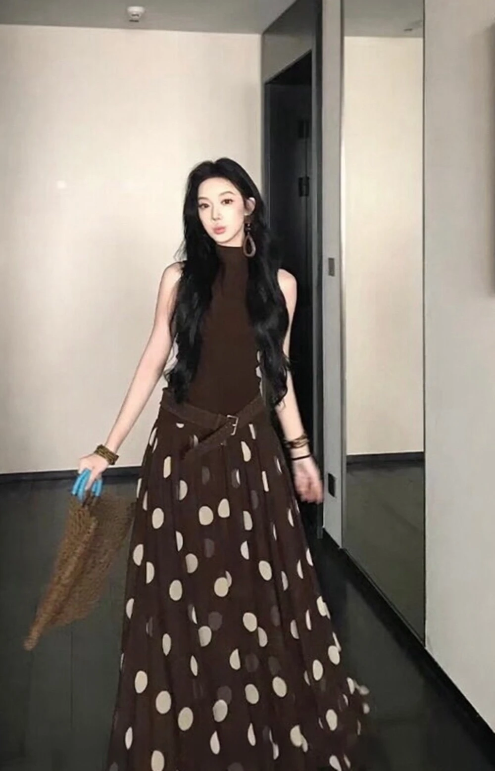 復古半高領背心+高腰A字半身裙套裝