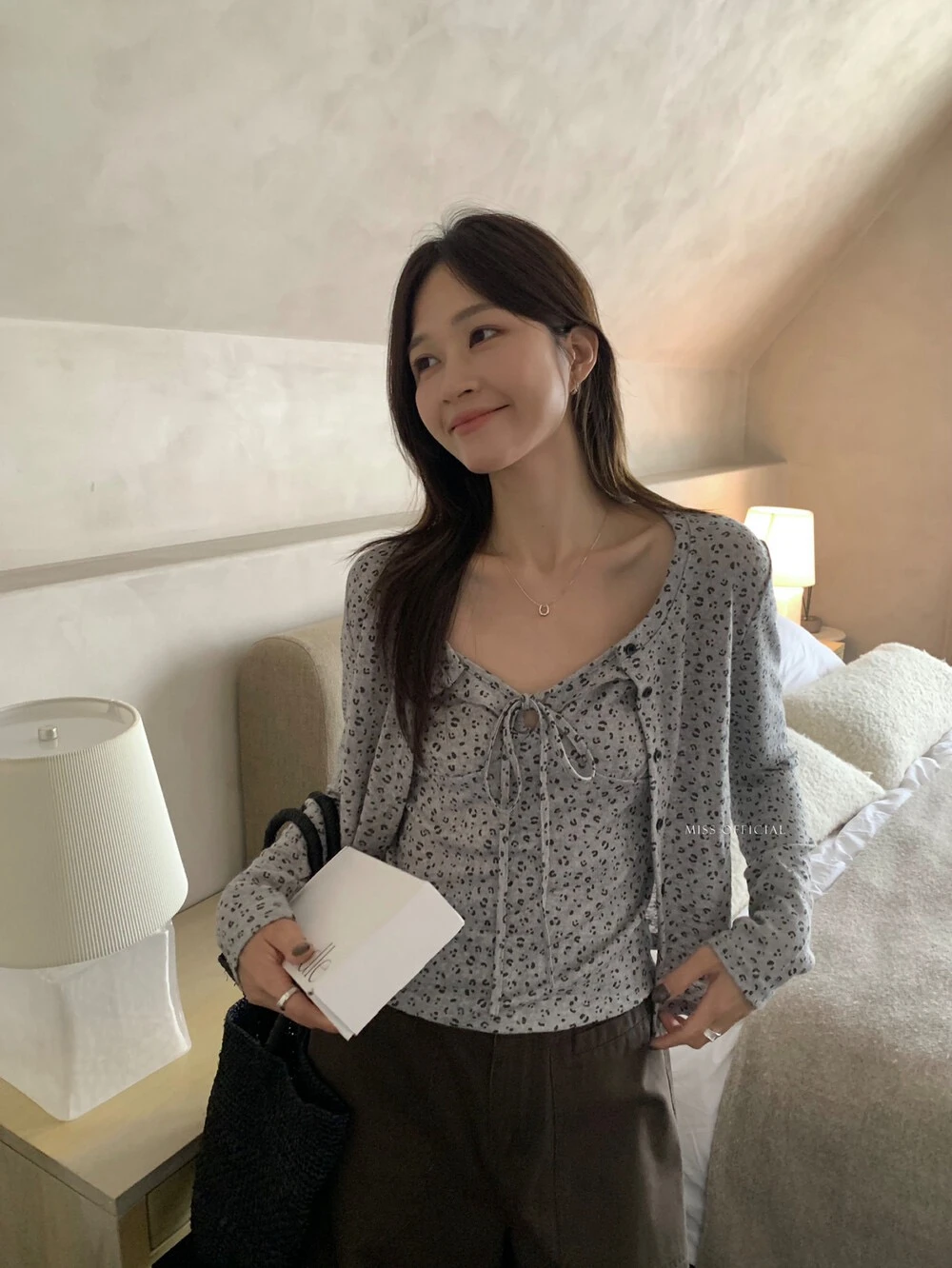 豹紋木耳邊吊帶背心+小外套套裝