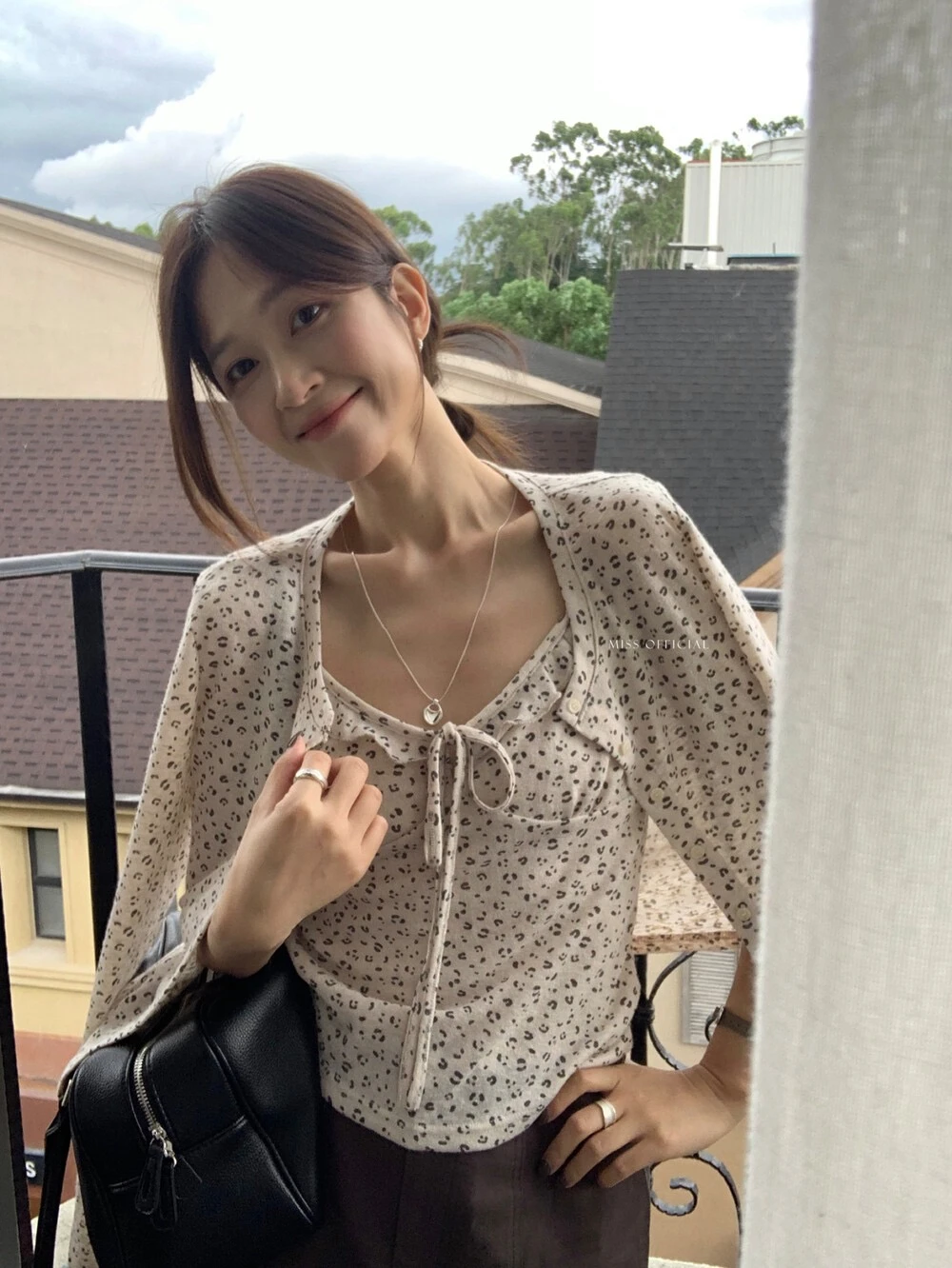 豹紋木耳邊吊帶背心+小外套套裝