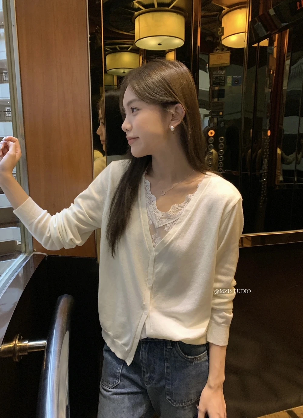 假兩件蕾絲拼接V領針織 #80269