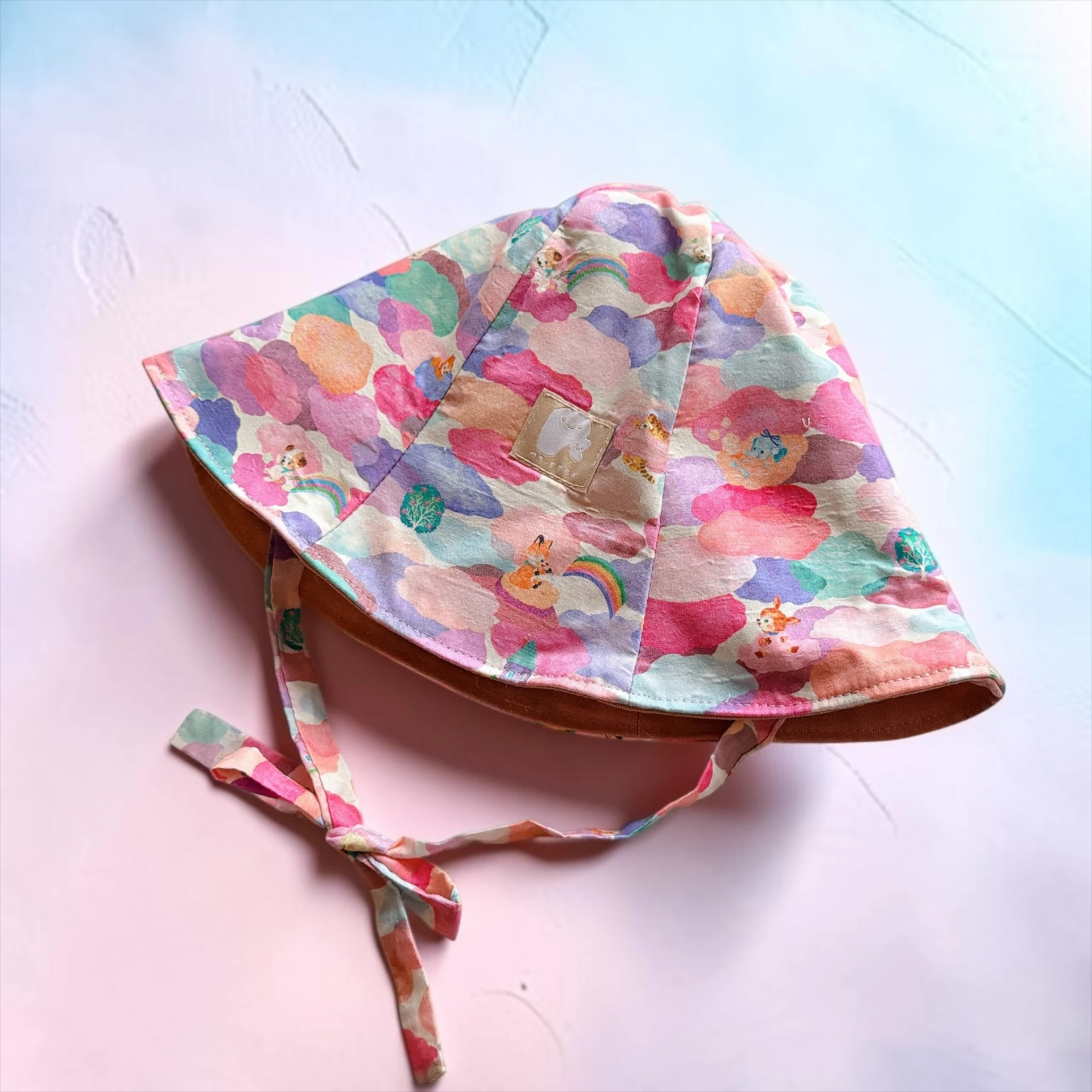 軟綿綿雲朵-綁帶花瓣帽/50cm