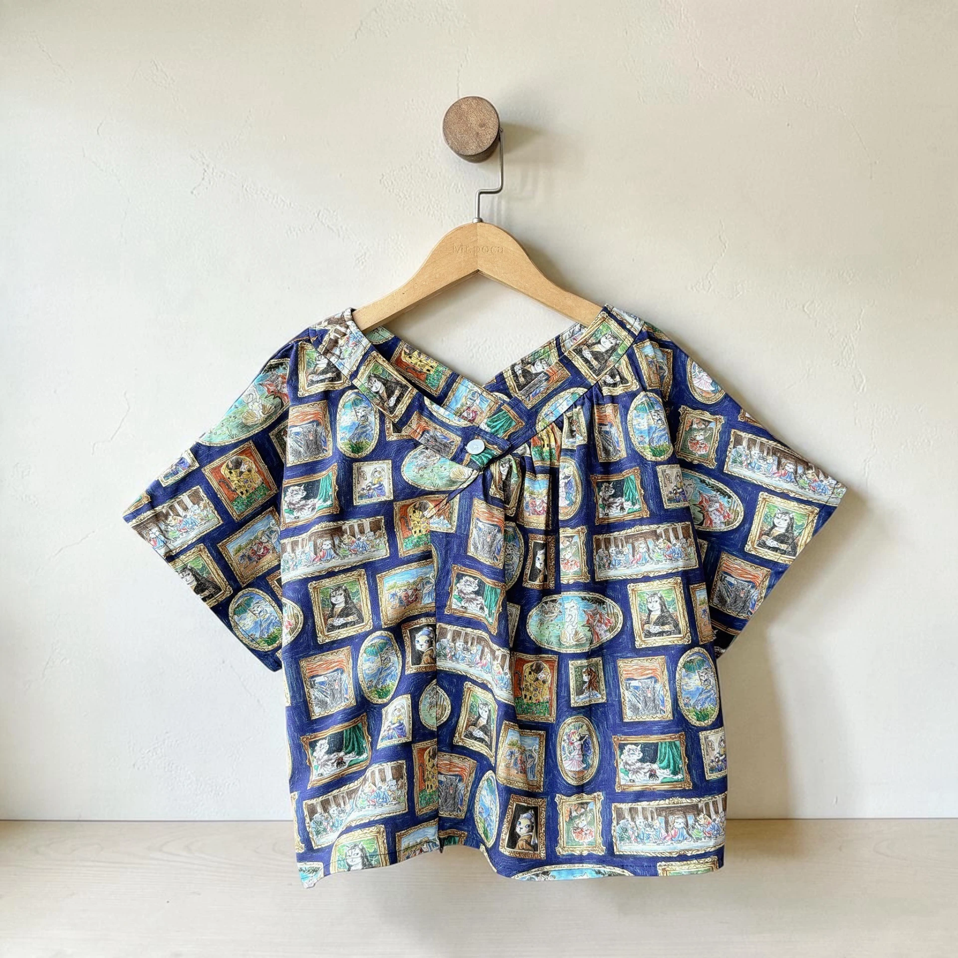 貓娜麗莎特展-卡蜜兒短版上衣