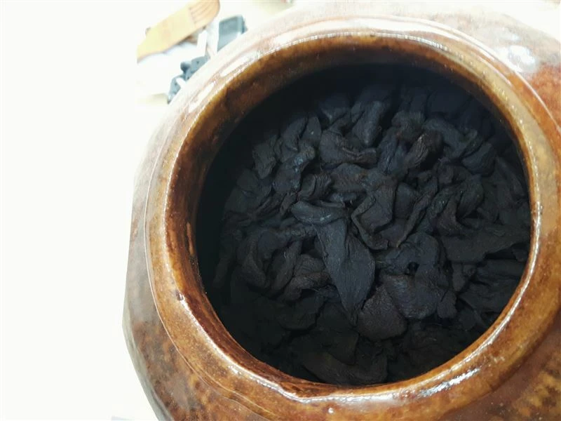 【老菜脯新聞分享】她挖出40年整罐「黑黑的」想賣！老饕眼睛發亮：肯定後悔