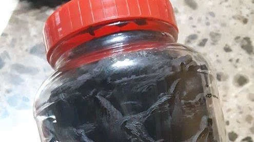 【老菜脯新聞分享】內灣老街問老菜脯價 她被老闆娘嗆：不買請滾、去吃色素啦