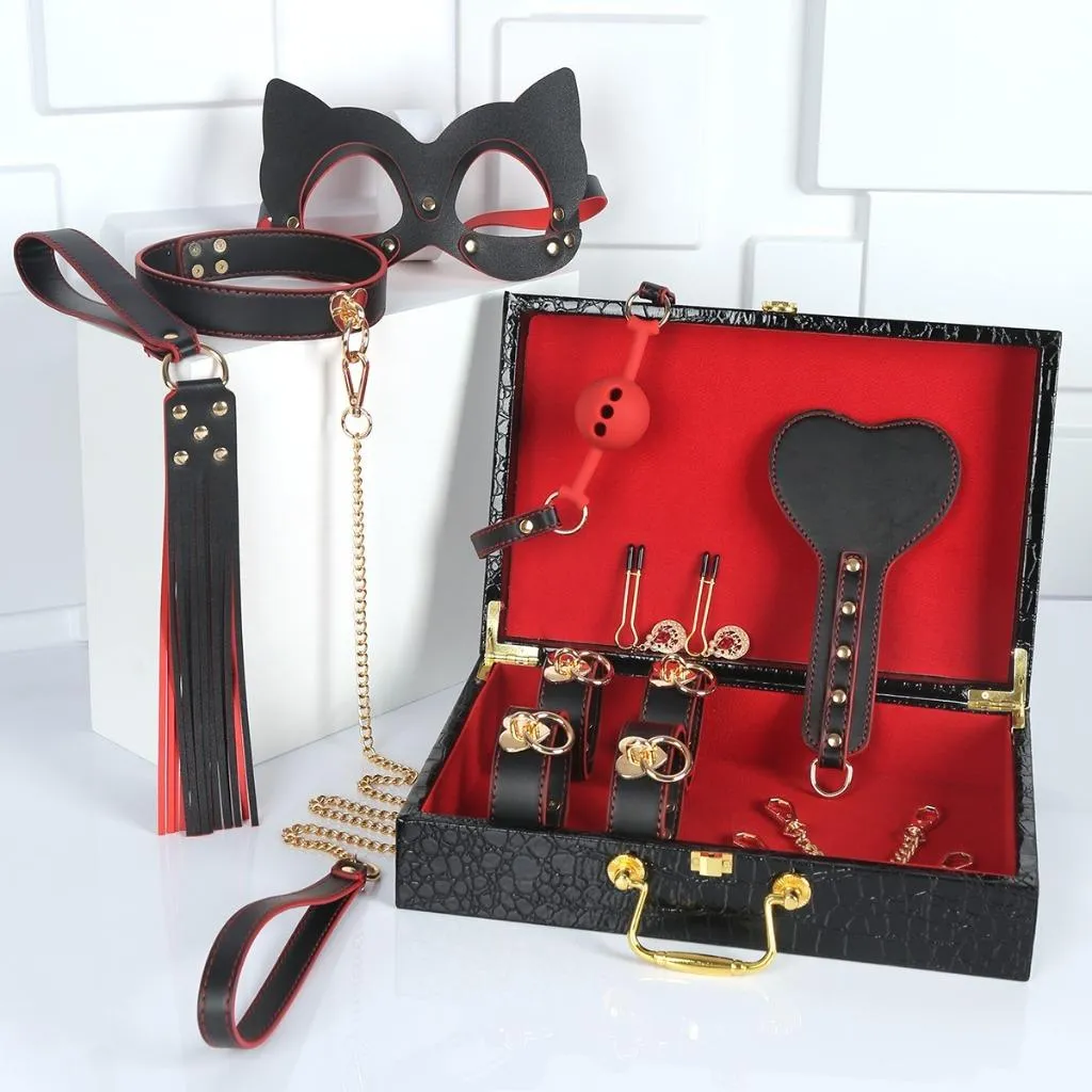 °• 𝘔𝘖𝘔𝘖𝘕𝘈 •°🫧現貨🫰黑紅馭愛 禮盒 支配與臣服 BDSM 手銬 口球 牽引繩 手拍 面具 乳夾 TZ09