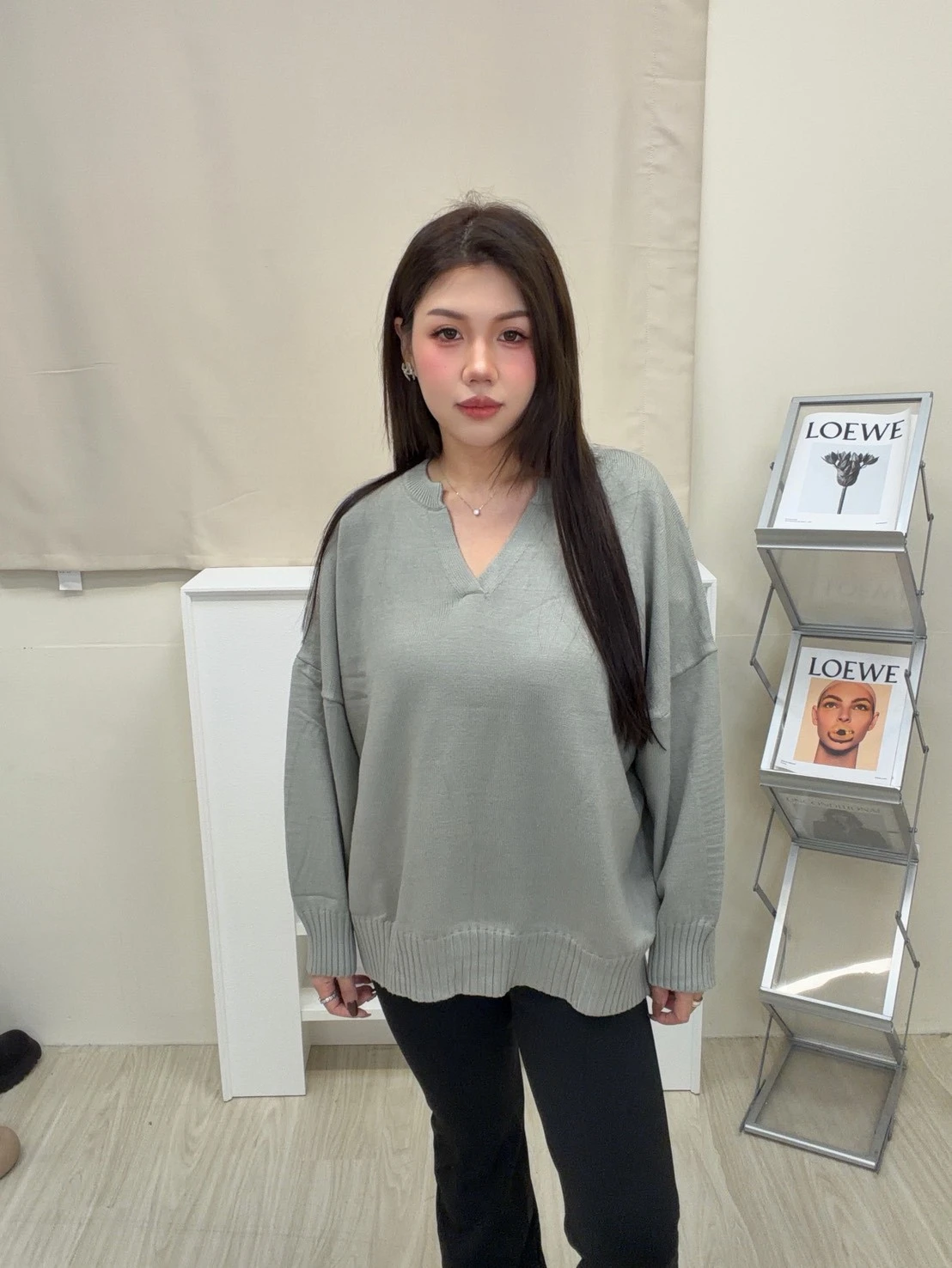 11680圓V領素面針織