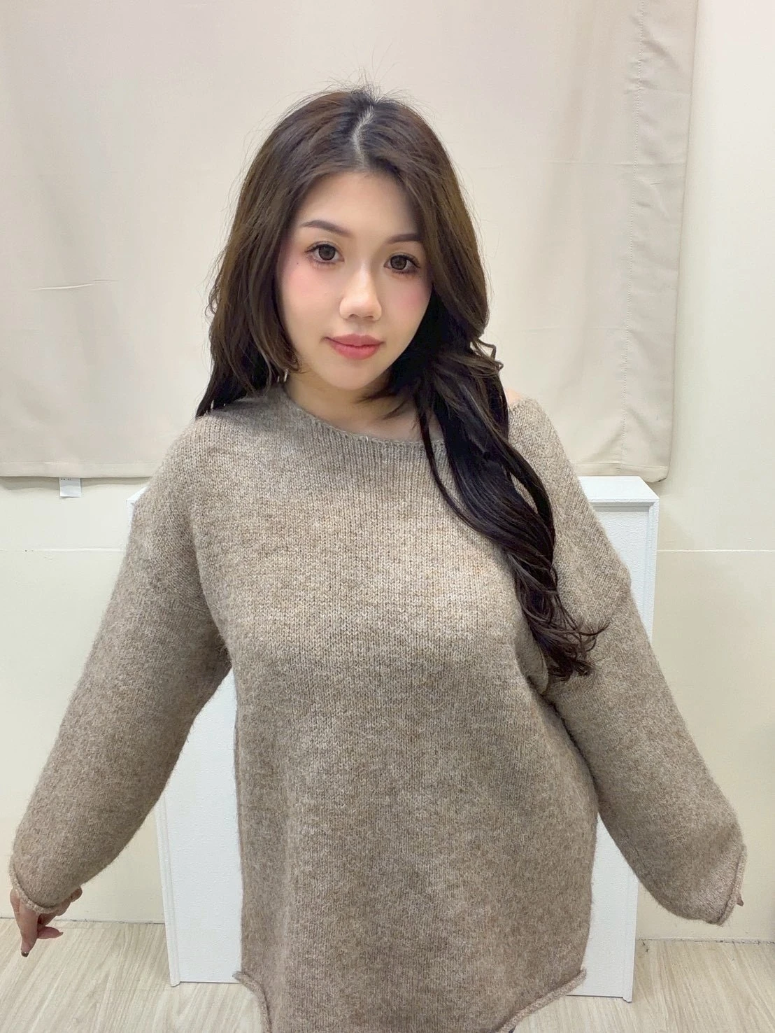 84099 滾邊針織上衣